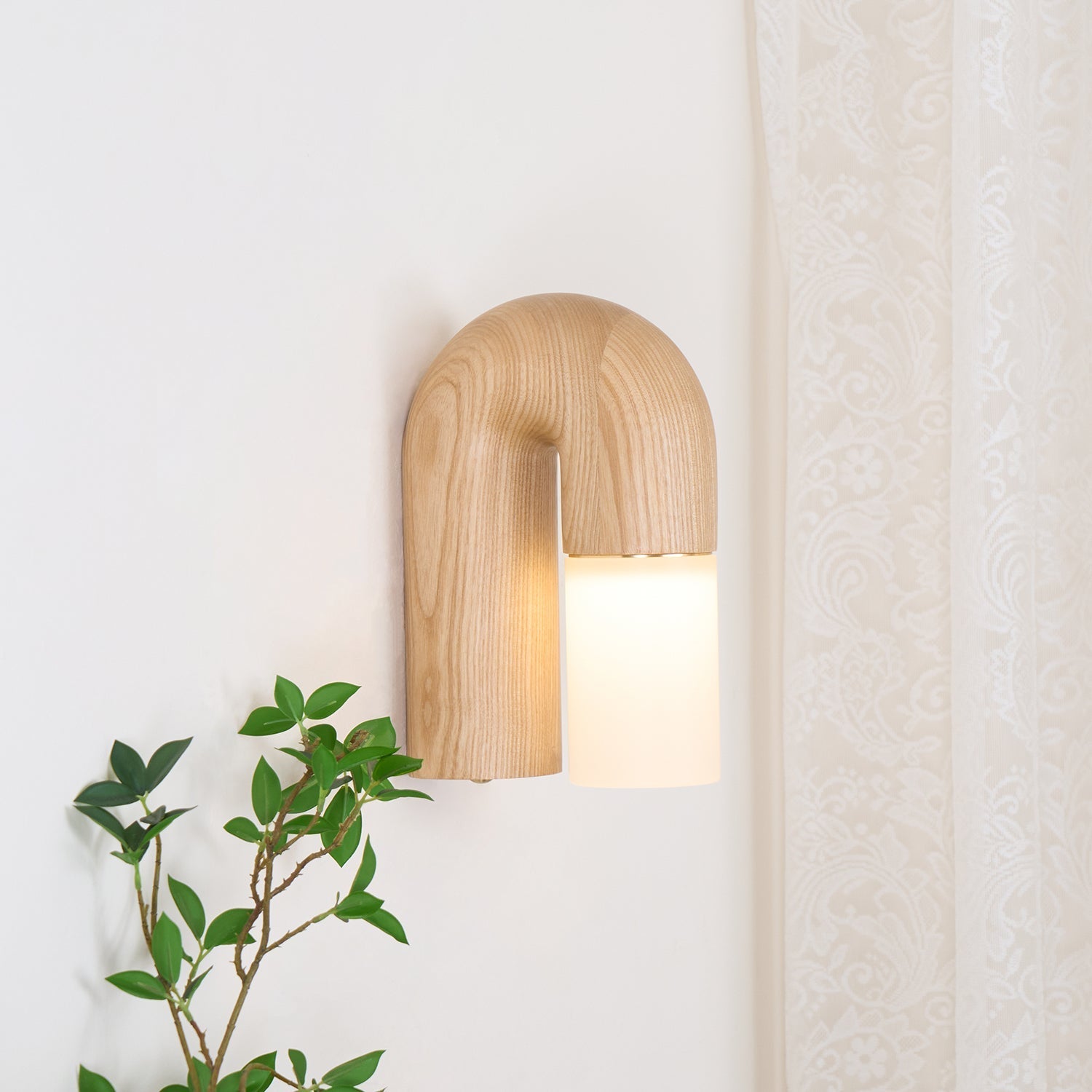 King Modern Minimalist Wood Wall Lamp-Neutral Decor