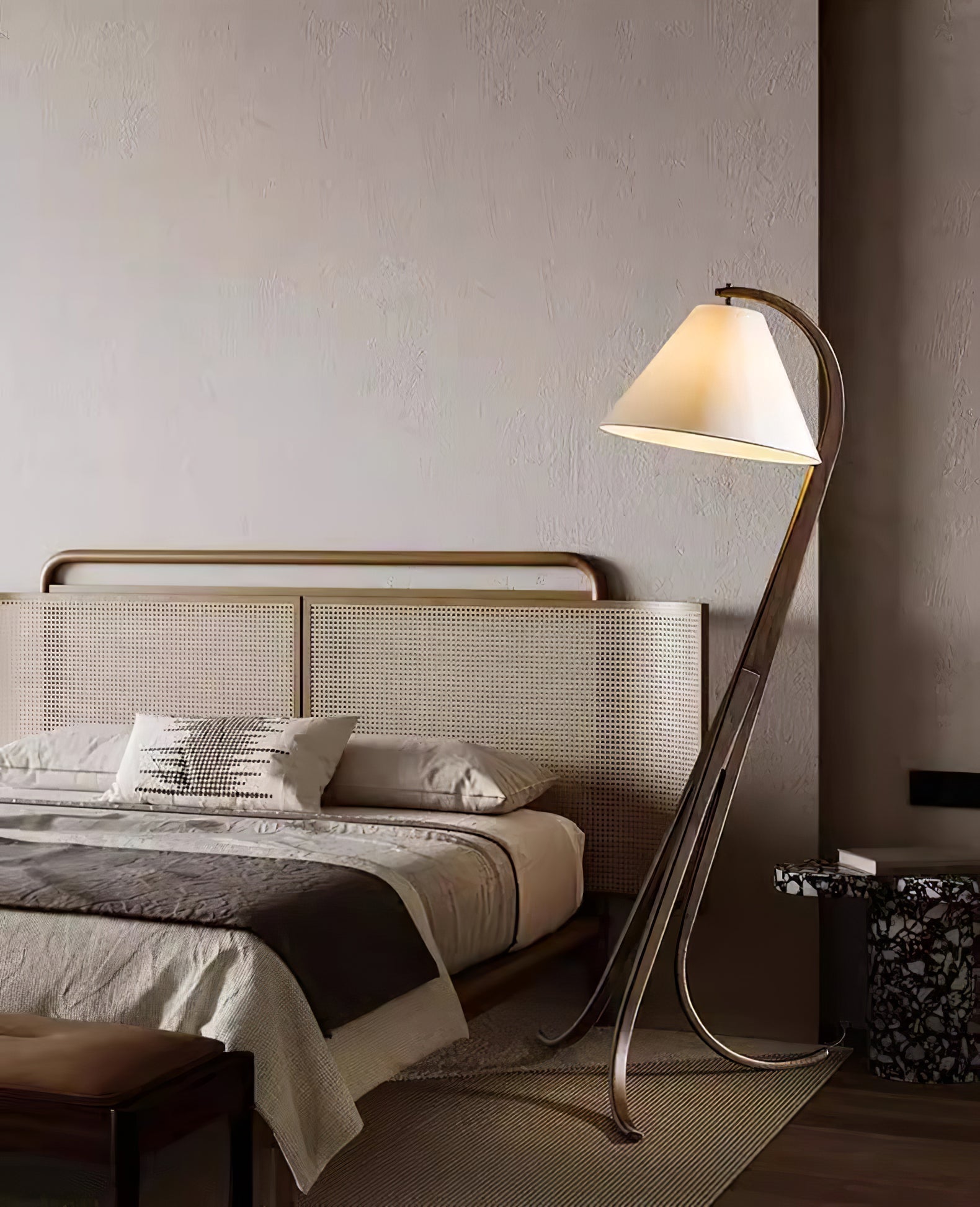 Udorila Curved Wood Floor Lamp-Neutral Decor