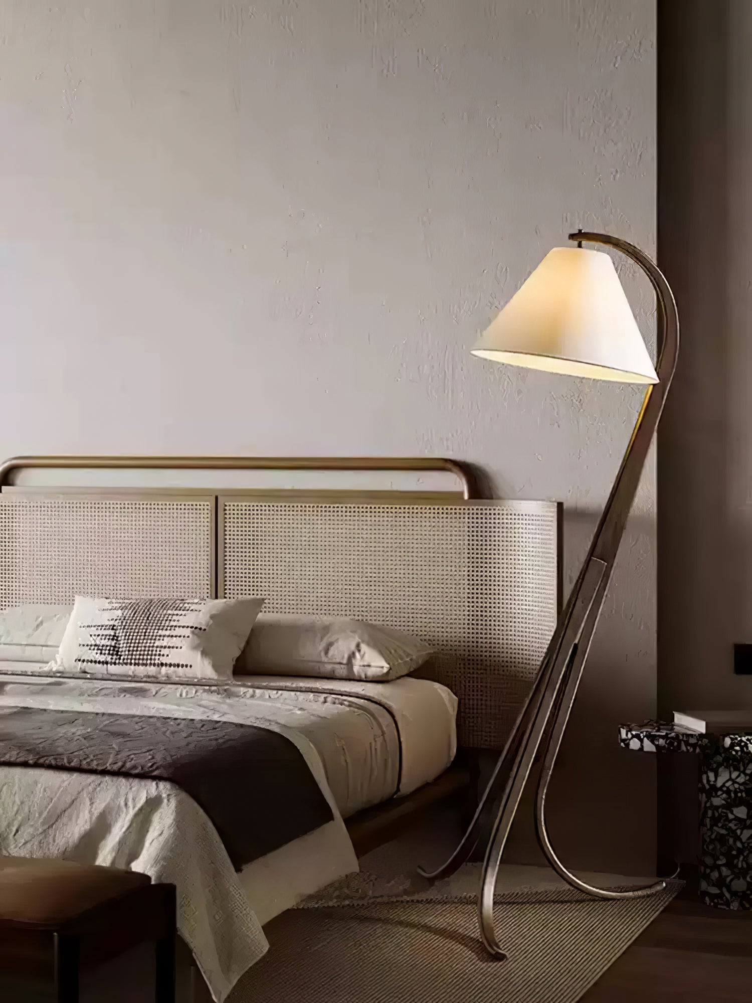 Udorila Curved Wood Floor Lamp-Neutral Decor