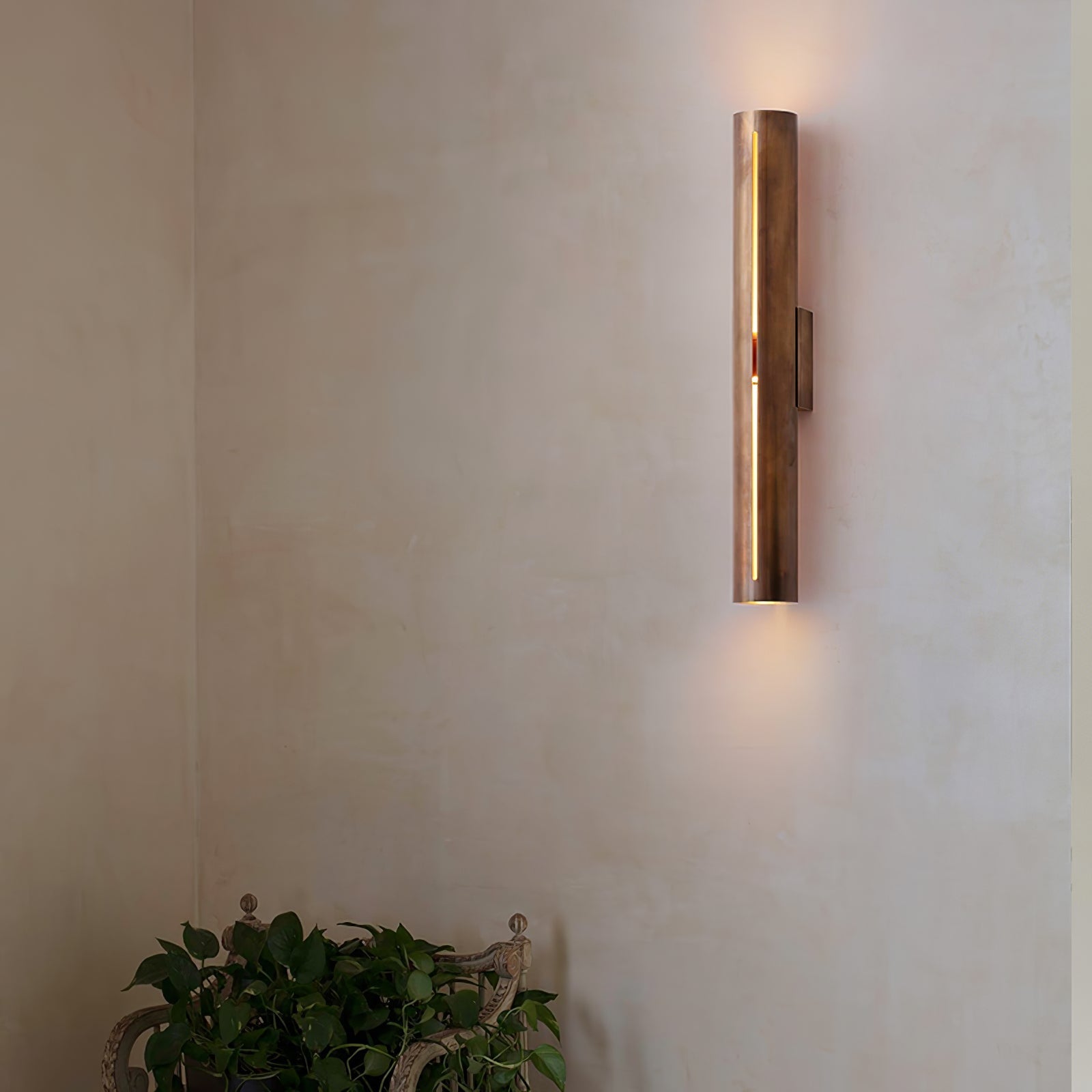 Avsilara Modern Minimalist Cylinder Brass Wall Light-Neutral Decor
