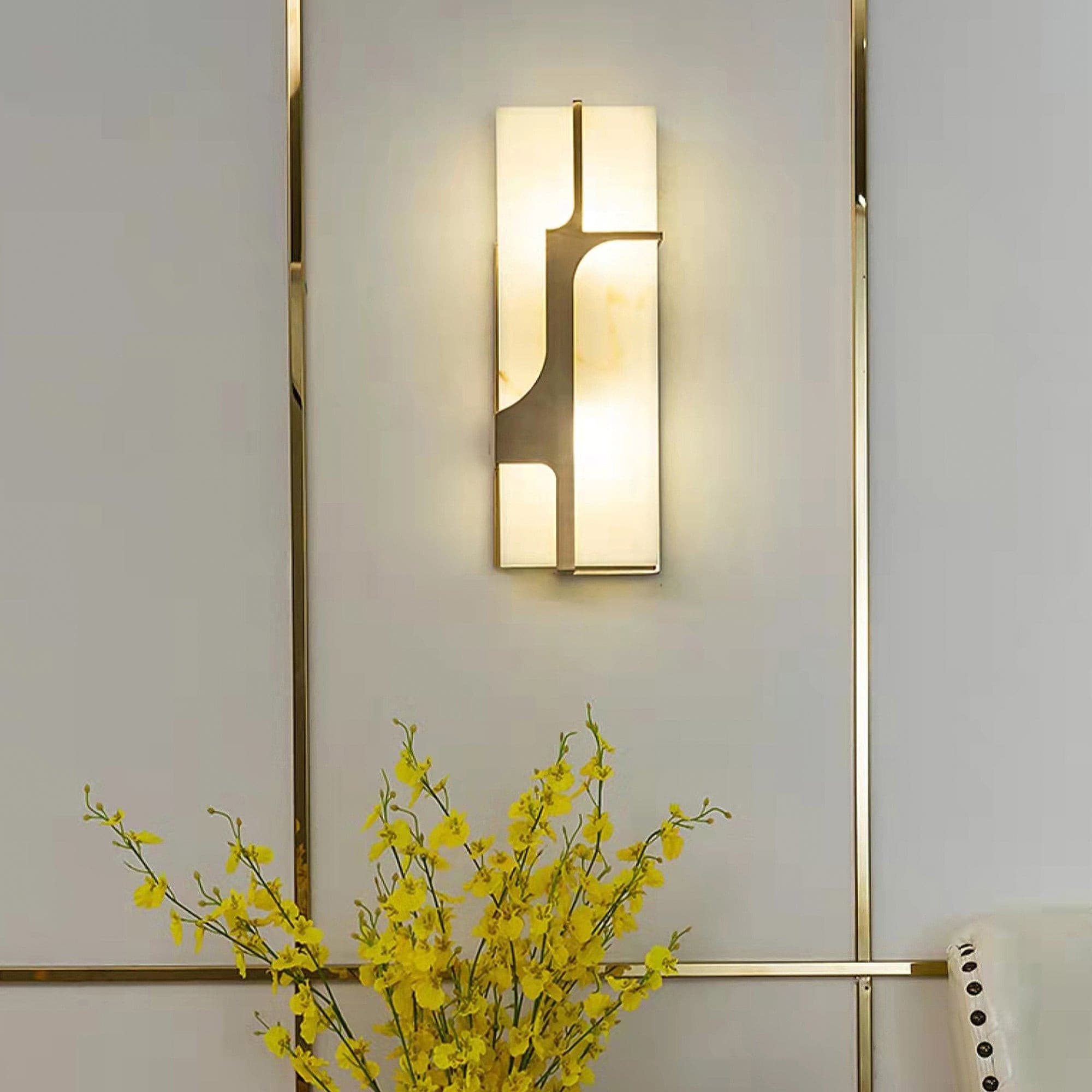 Ariel Wall Lamp Alabaster & Brass Elegance