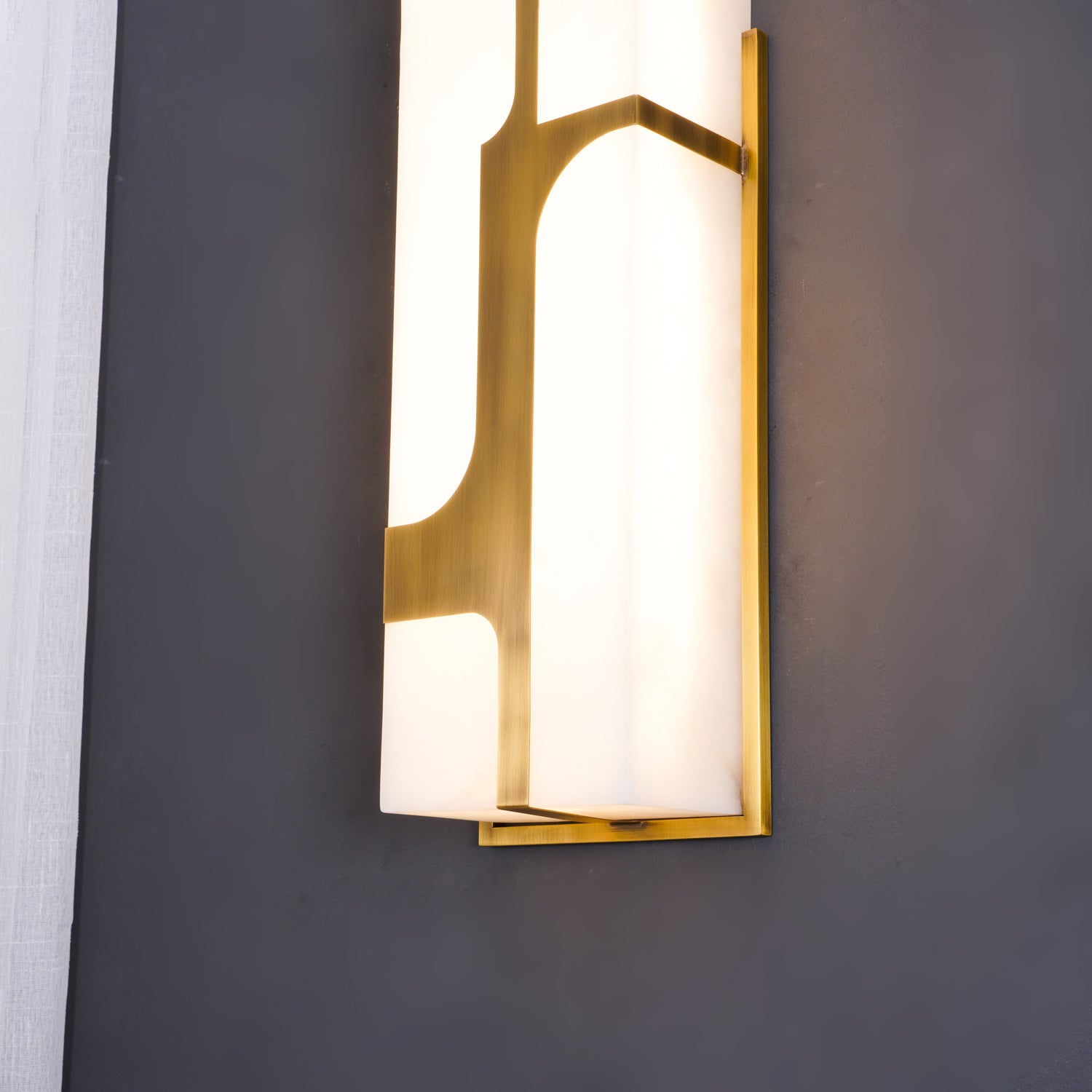 Ariel Wall Lamp Alabaster & Brass Elegance