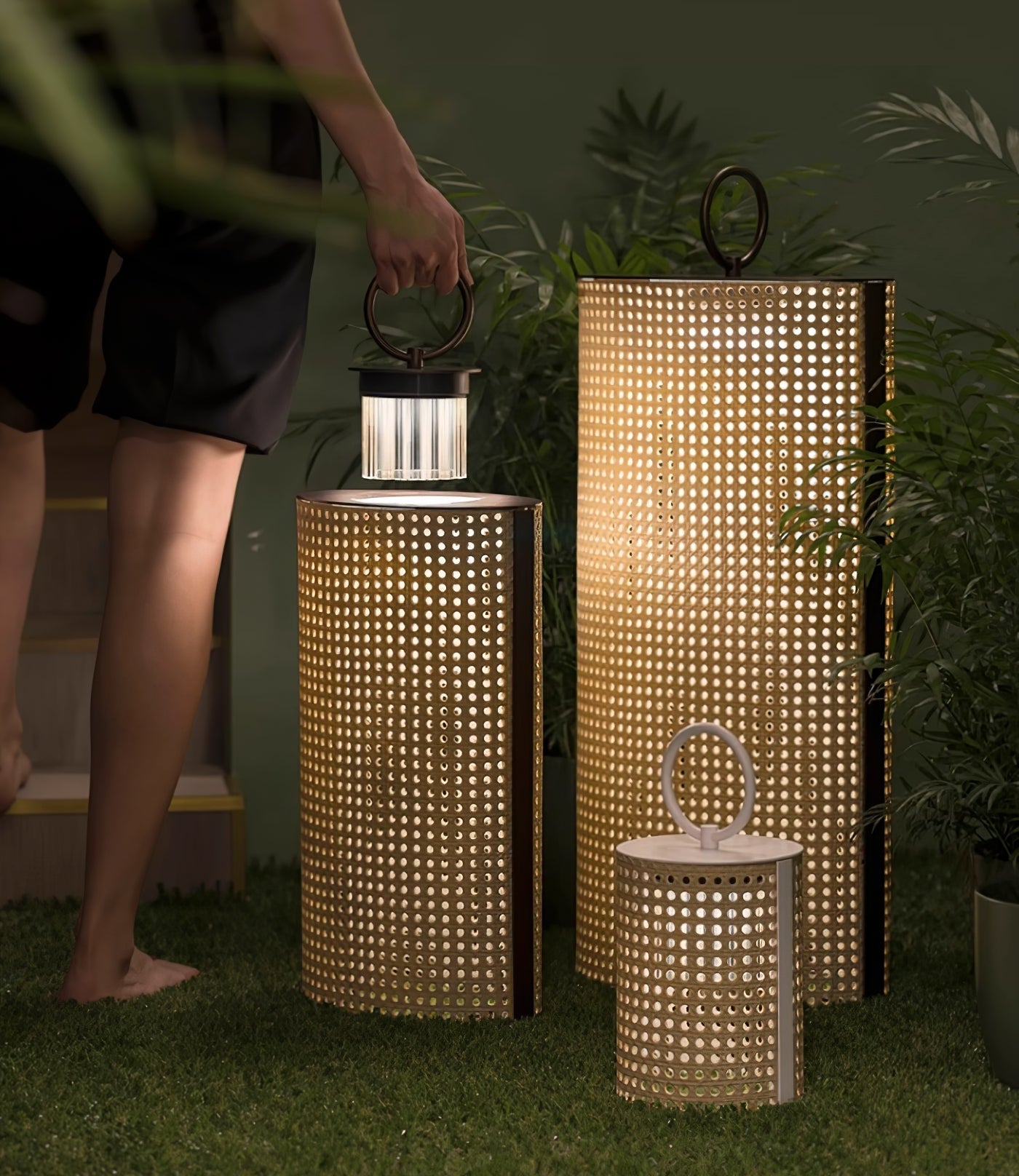 Zebr Solar Outdoor Lantern Lamp-Neutral Decor