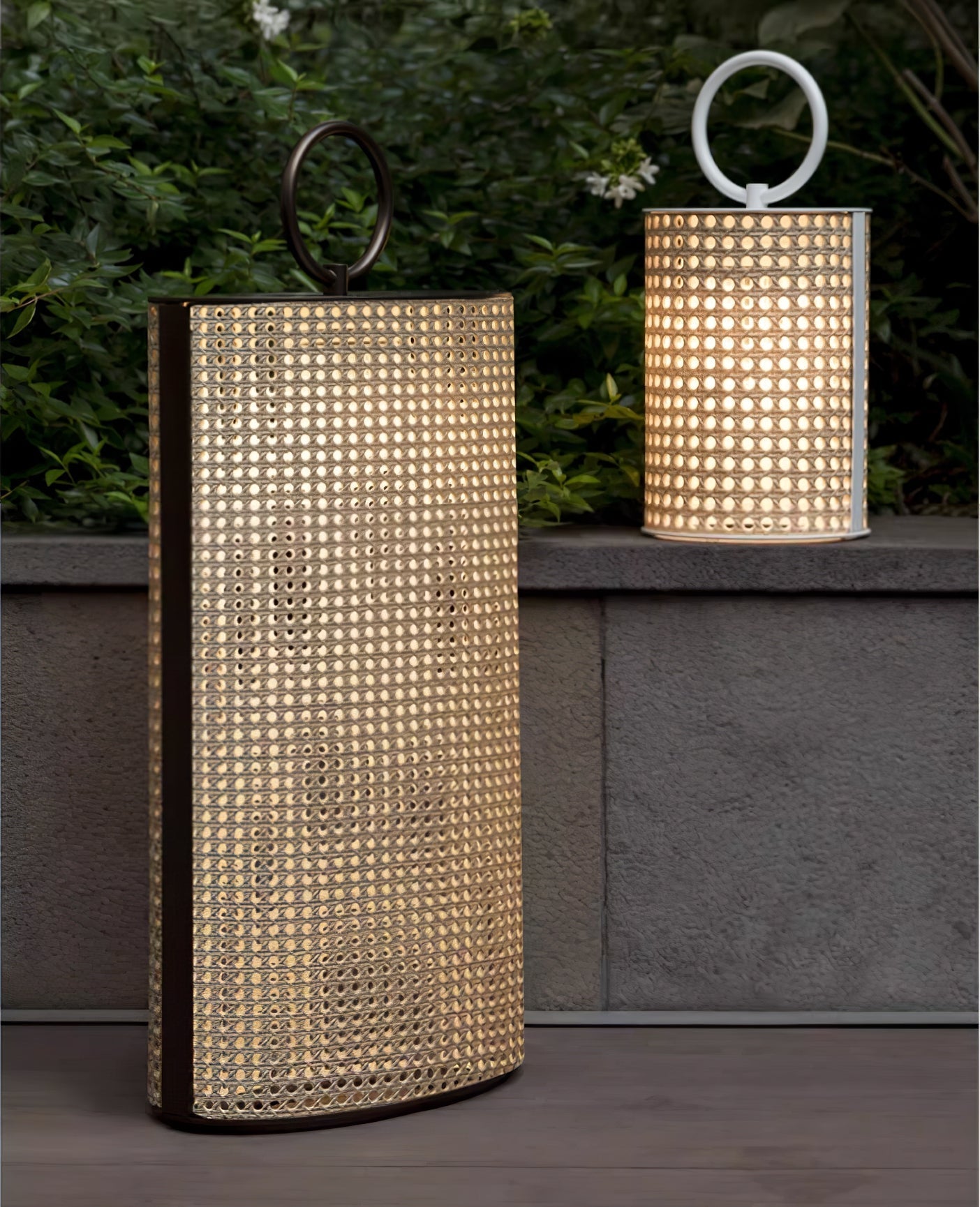 Zebr Solar Outdoor Lantern Lamp-Neutral Decor