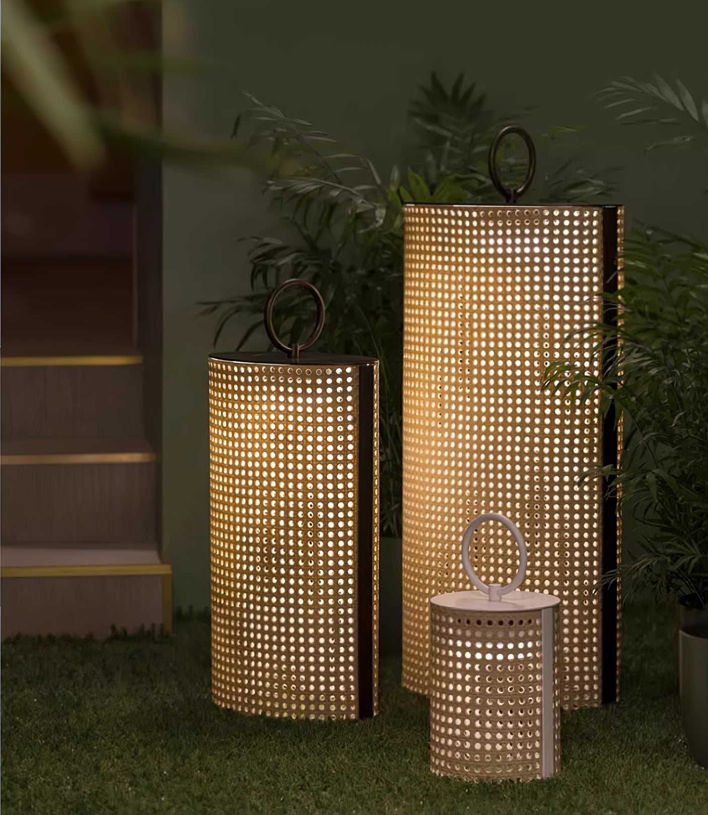 Zebr Solar Outdoor Lantern Lamp-Neutral Decor