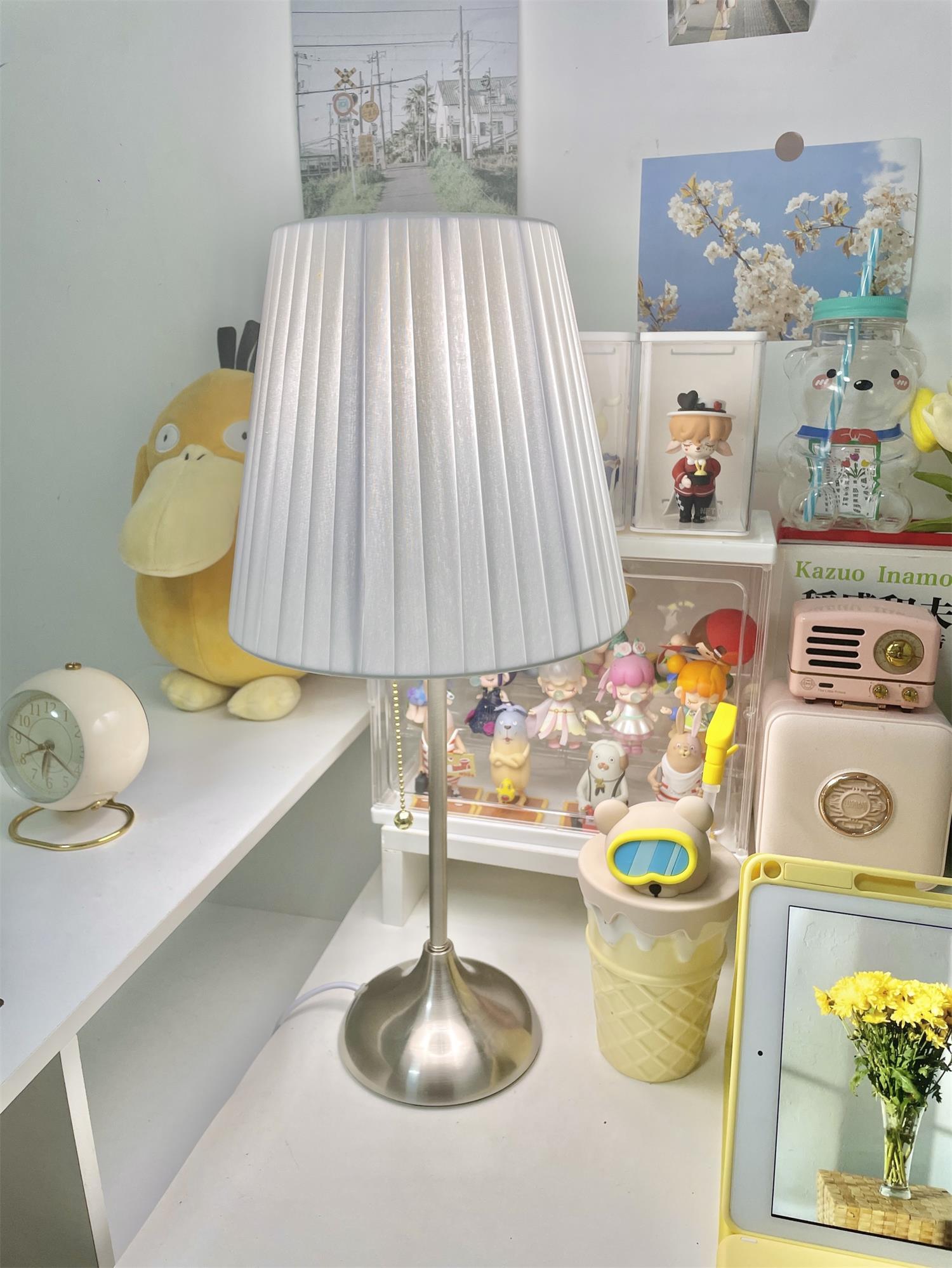 Simplicity Pleated Fabric Table Lamp-Neutral Decor