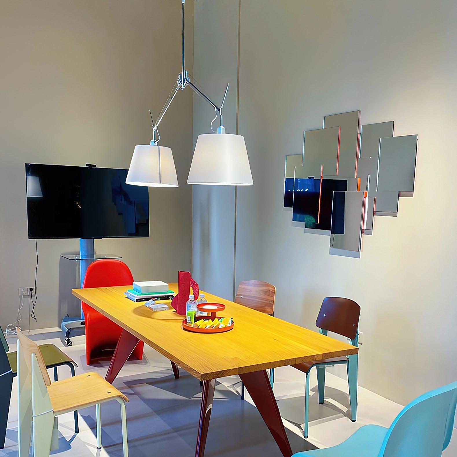 Beige Costanza Pendant Lamp in a cozy reading nook.