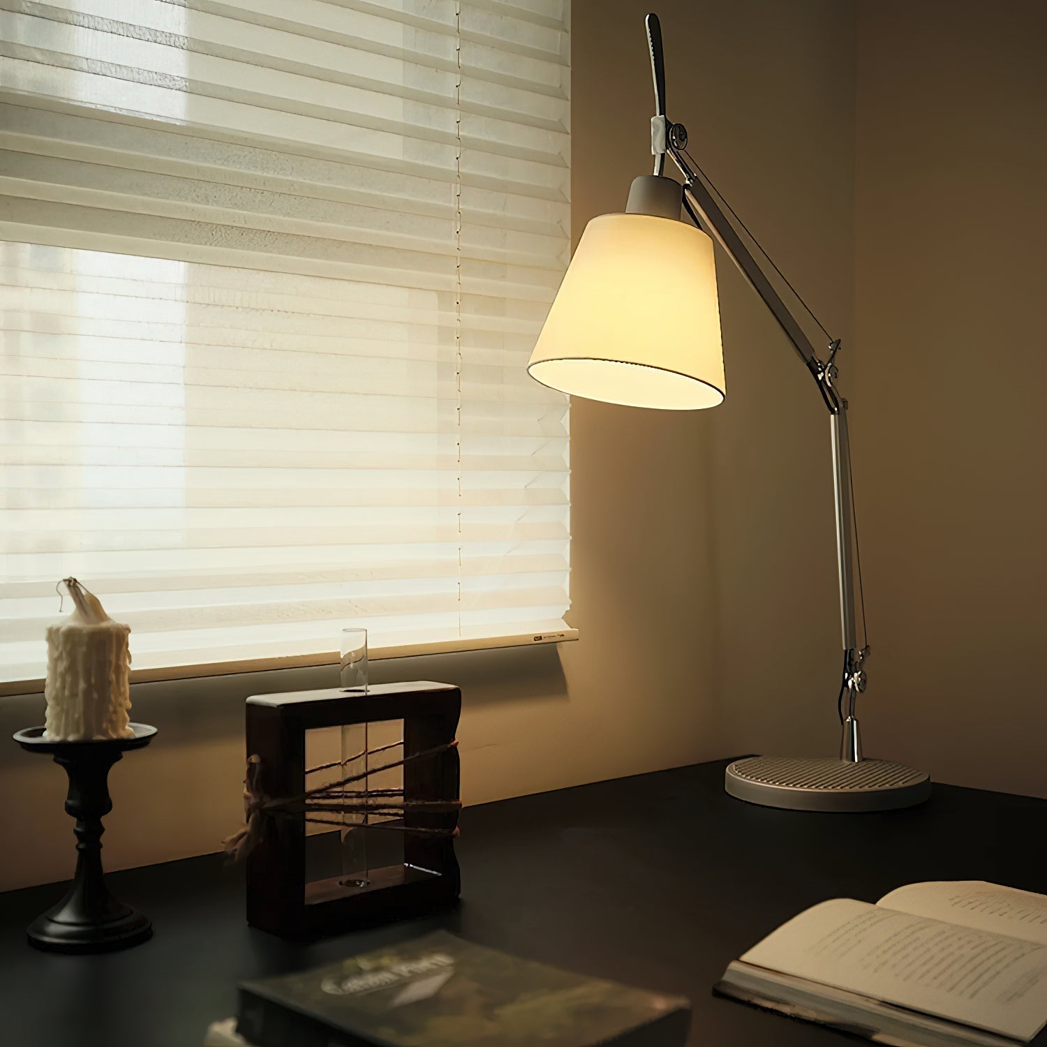 Dimensional drawing of the Costanza Table Lamp with measurements.