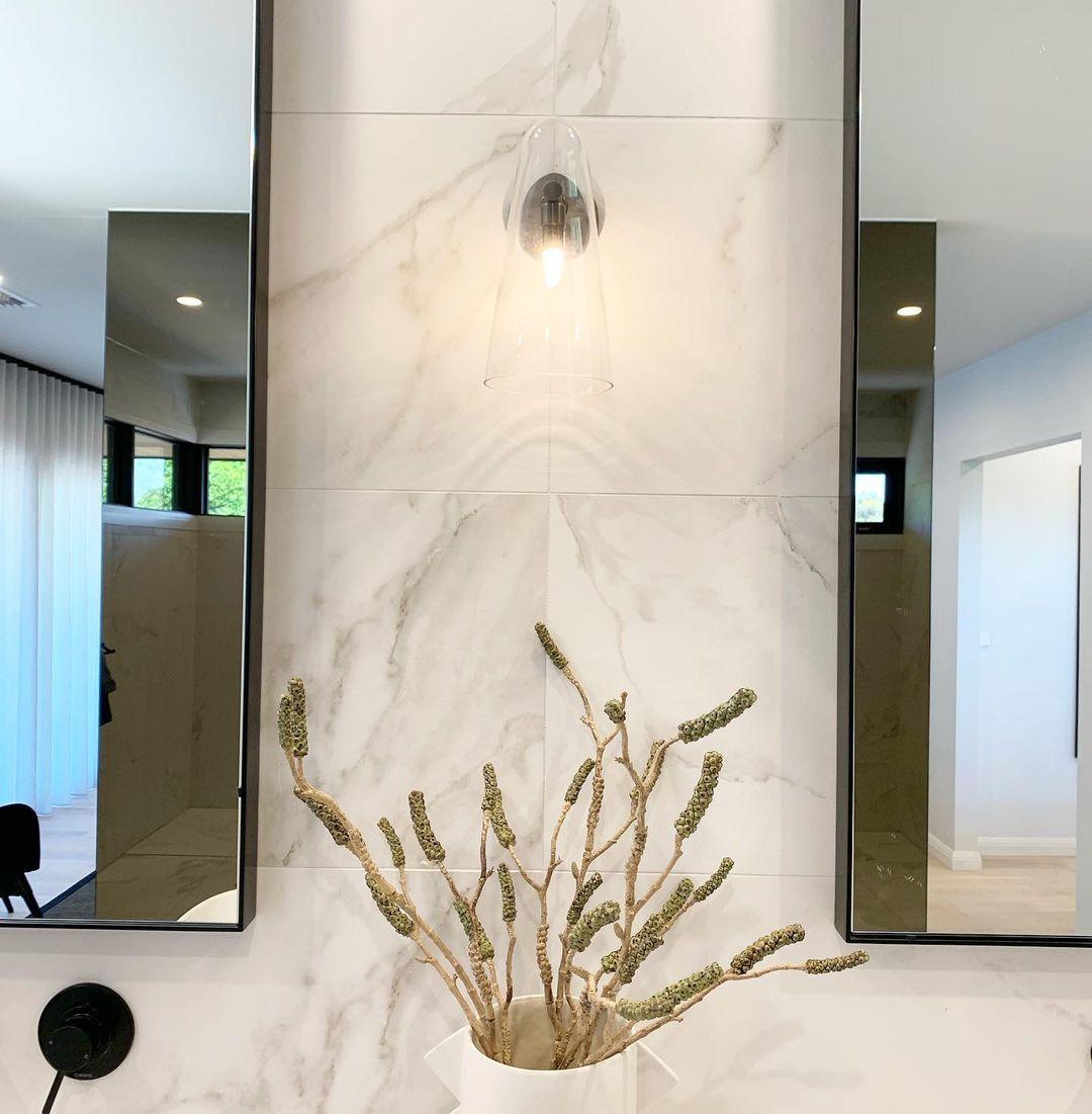 Conical Glass Wall Lamp-Neutral Decor