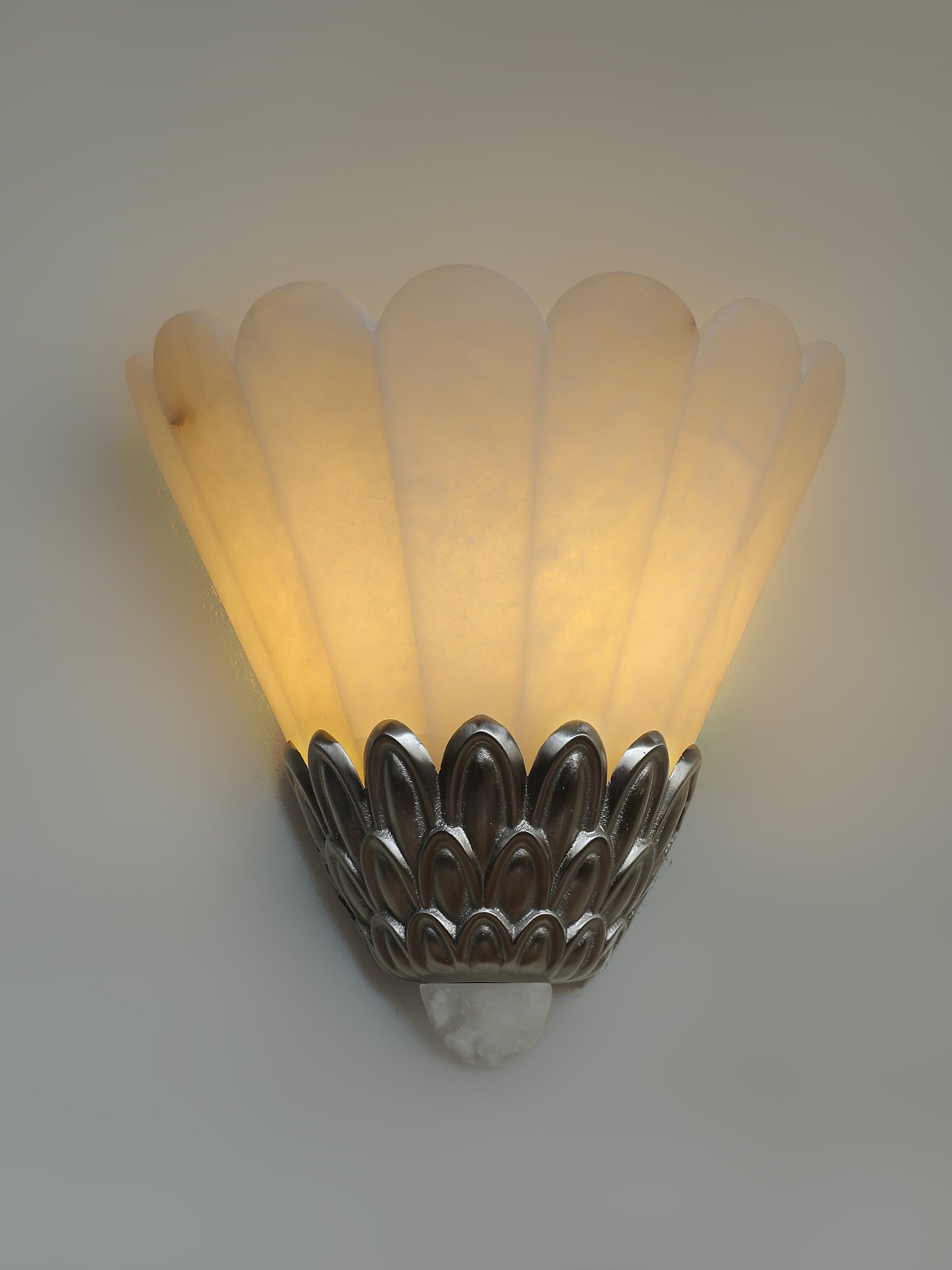 Marbe Vintage Alabaster Petal Wall Lamp-Neutral Decor