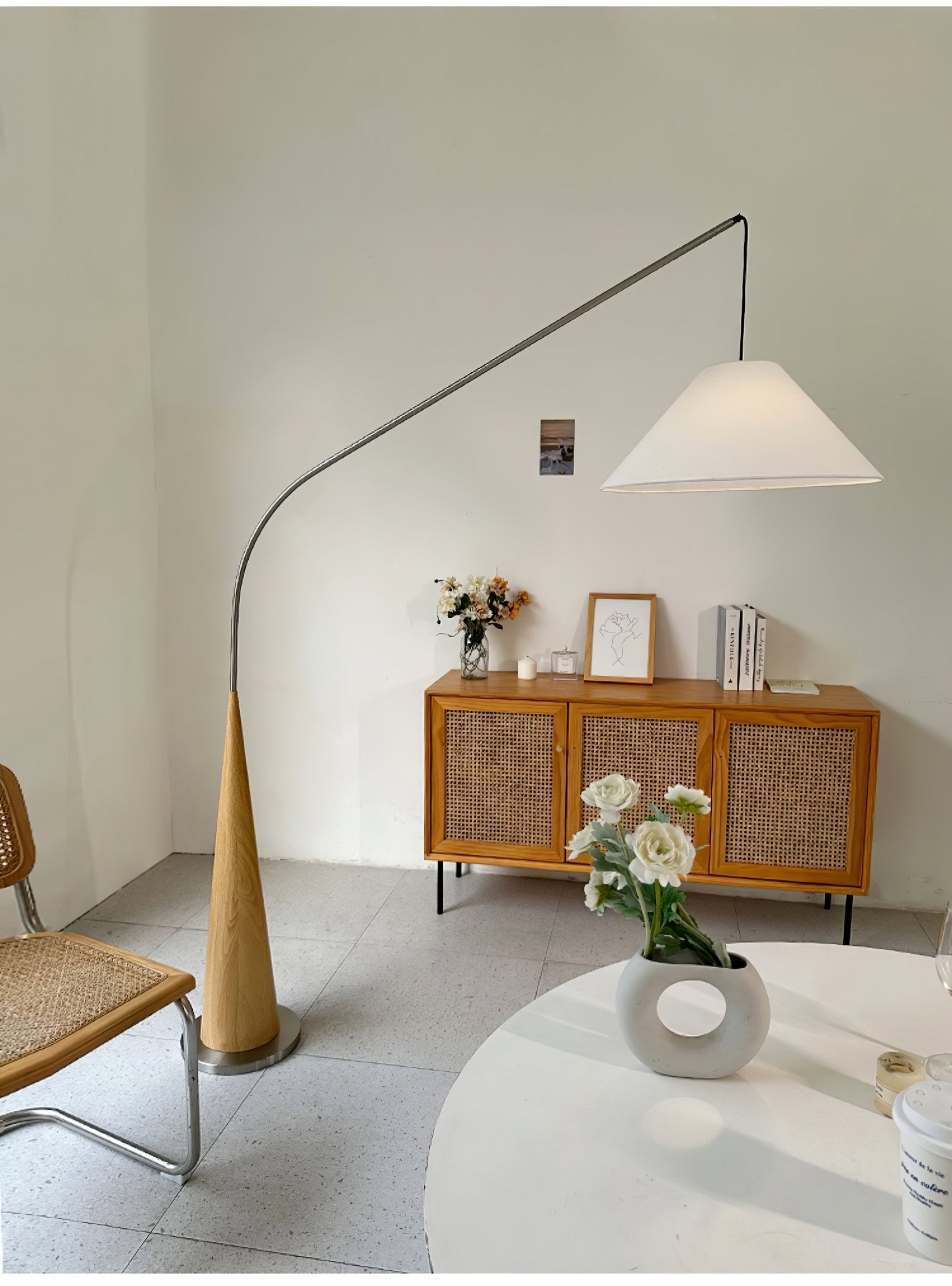 Uriah Minimalist Fabric Floor Lamp-Neutral Decor