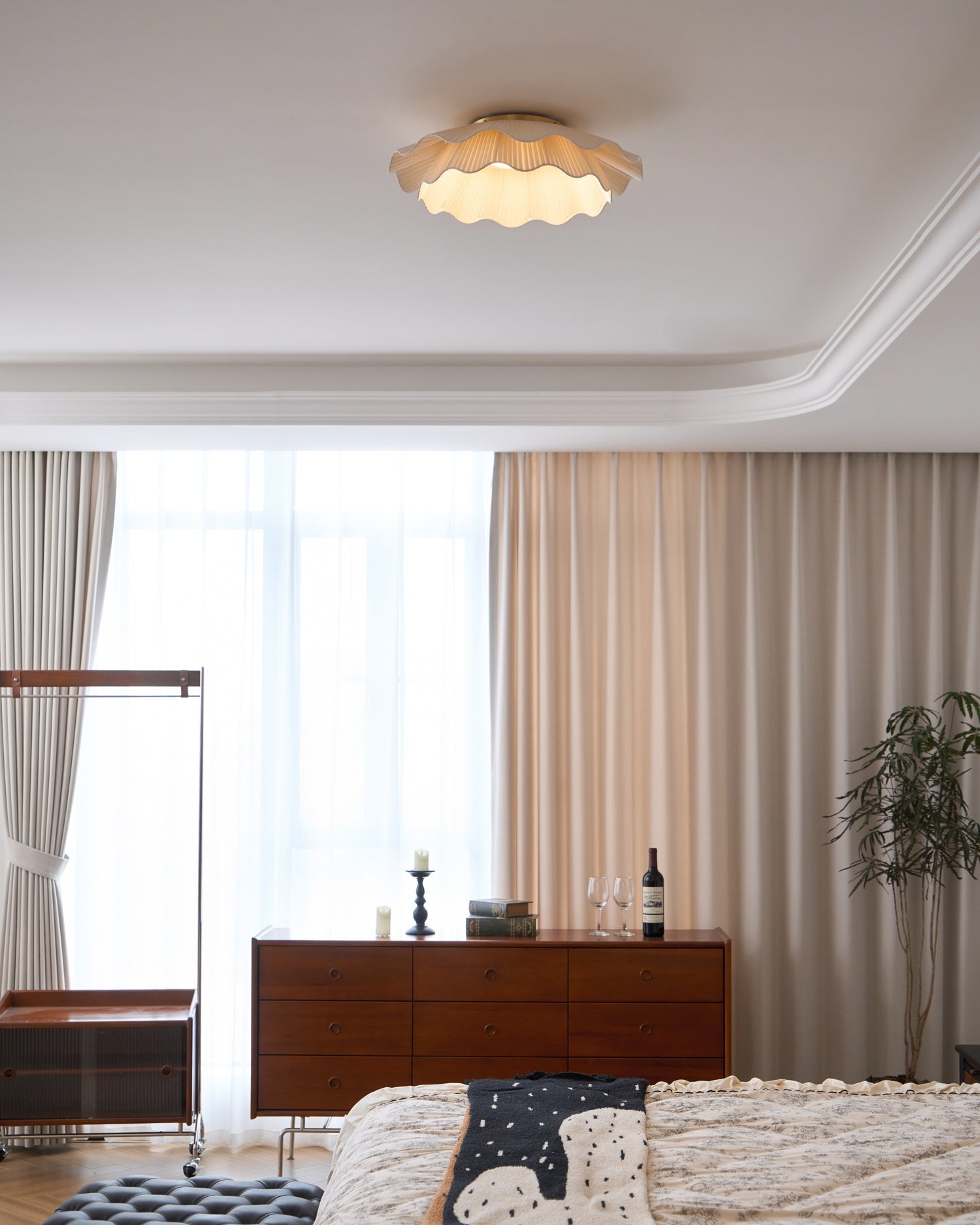Mylirira Premium Elegance Wave Brass Fabric Ceiling Lamp-Neutral Decor