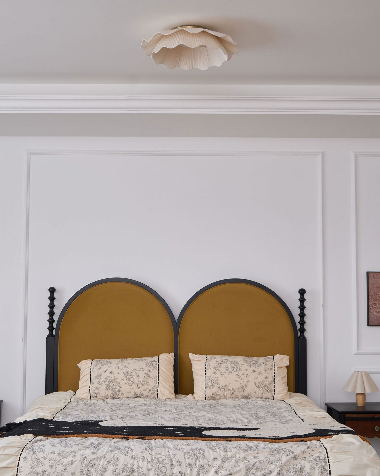 Mylirira Premium Elegance Wave Brass Fabric Ceiling Lamp-Neutral Decor