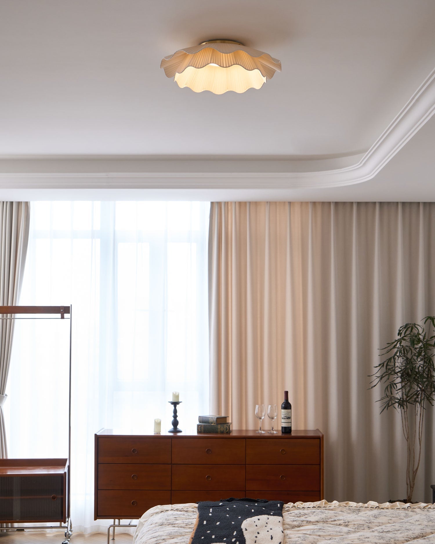Mylirira Premium Elegance Wave Brass Fabric Ceiling Lamp-Neutral Decor