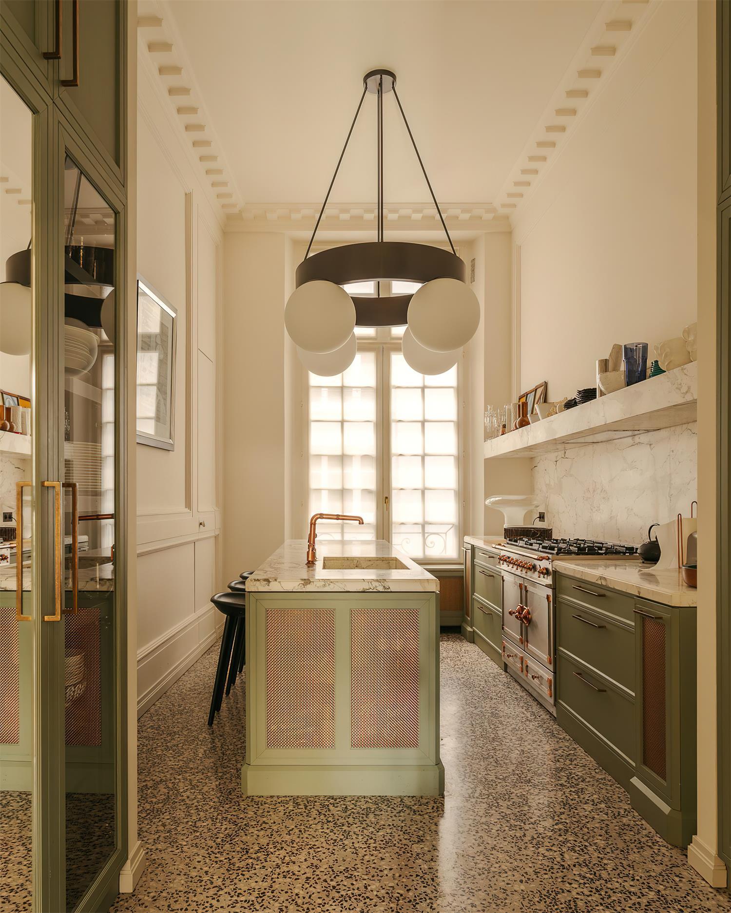 Riotas Chandelier