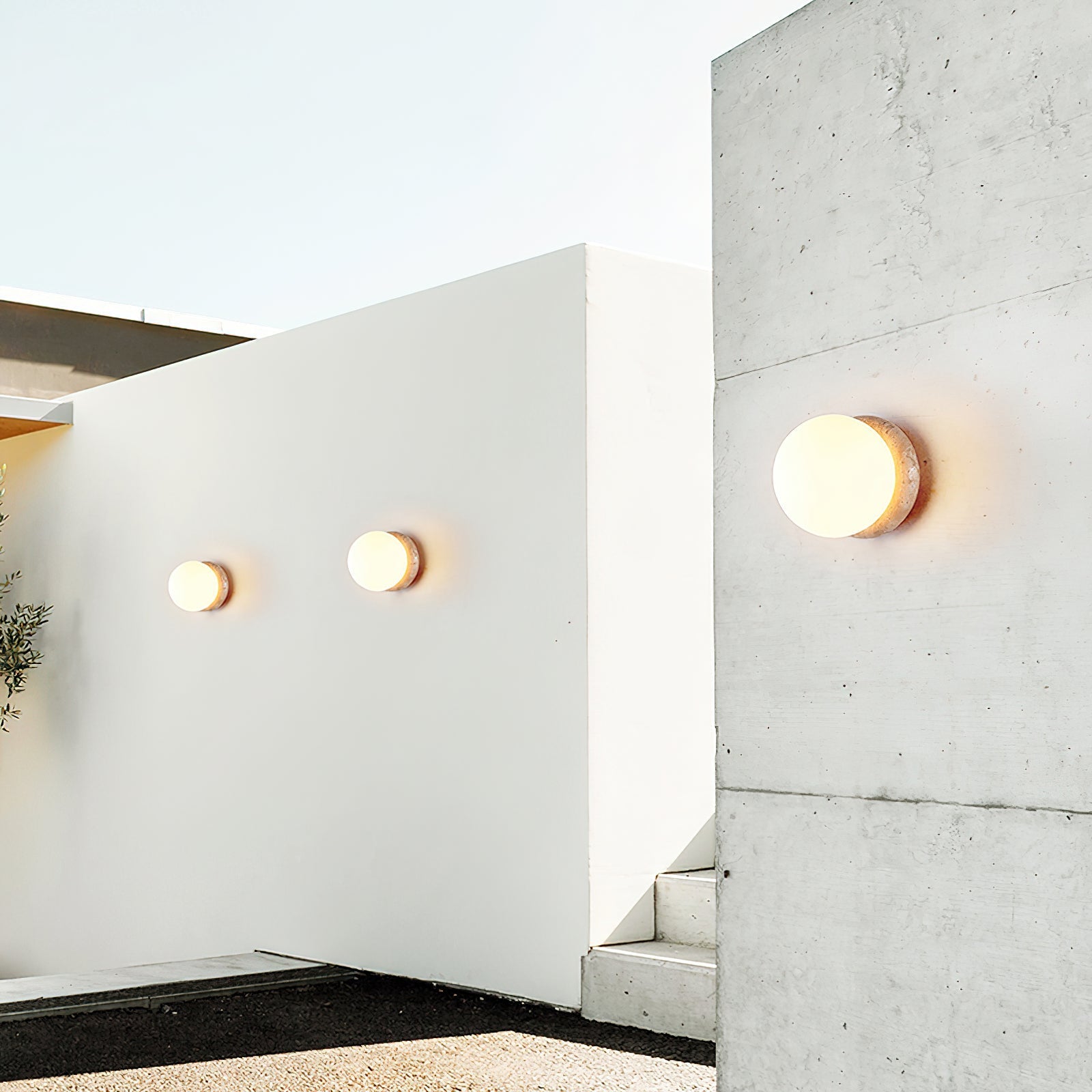 Caliror Round-Plate Travertine Wall Light-Neutral Decor
