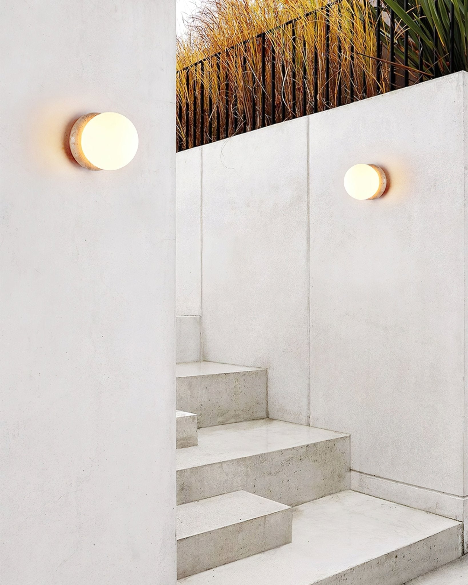 Caliror Round-Plate Travertine Wall Light-Neutral Decor