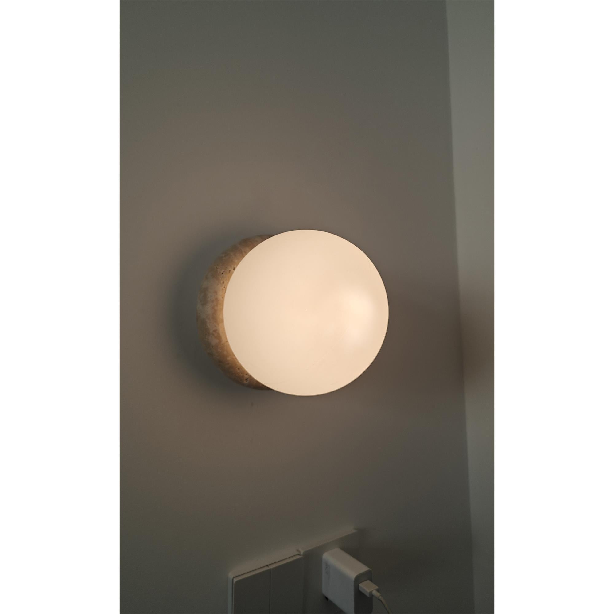 Blikuvys Modern Minimalist Travertine Glass Wall Lamp