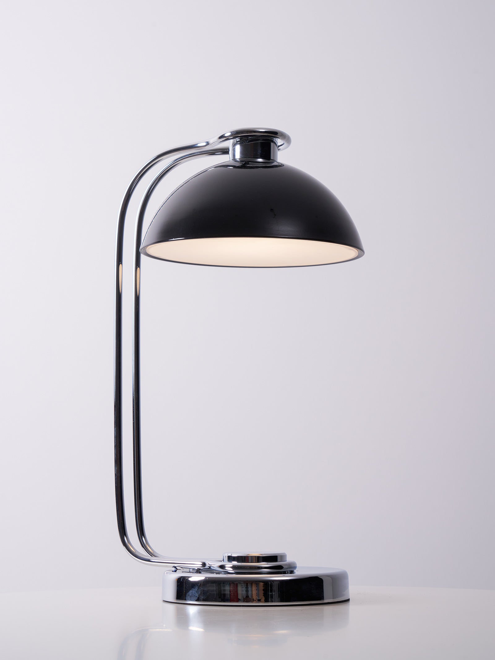 Neo Contemporary Acrylic Table lamp-Neutral Decor