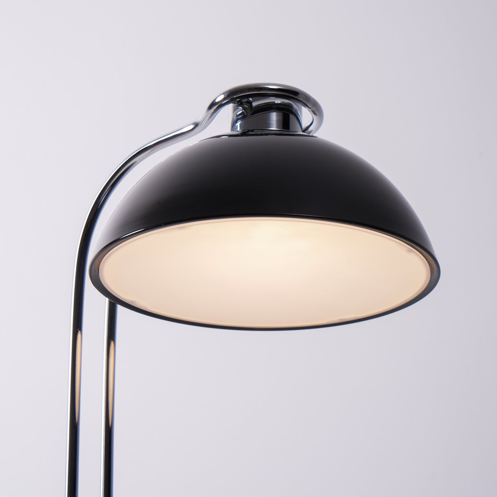 Neo Contemporary Acrylic Table lamp-Neutral Decor