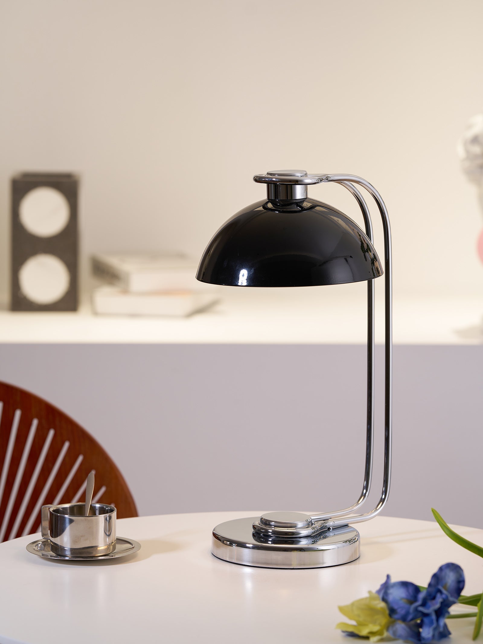 Neo Contemporary Acrylic Table lamp-Neutral Decor