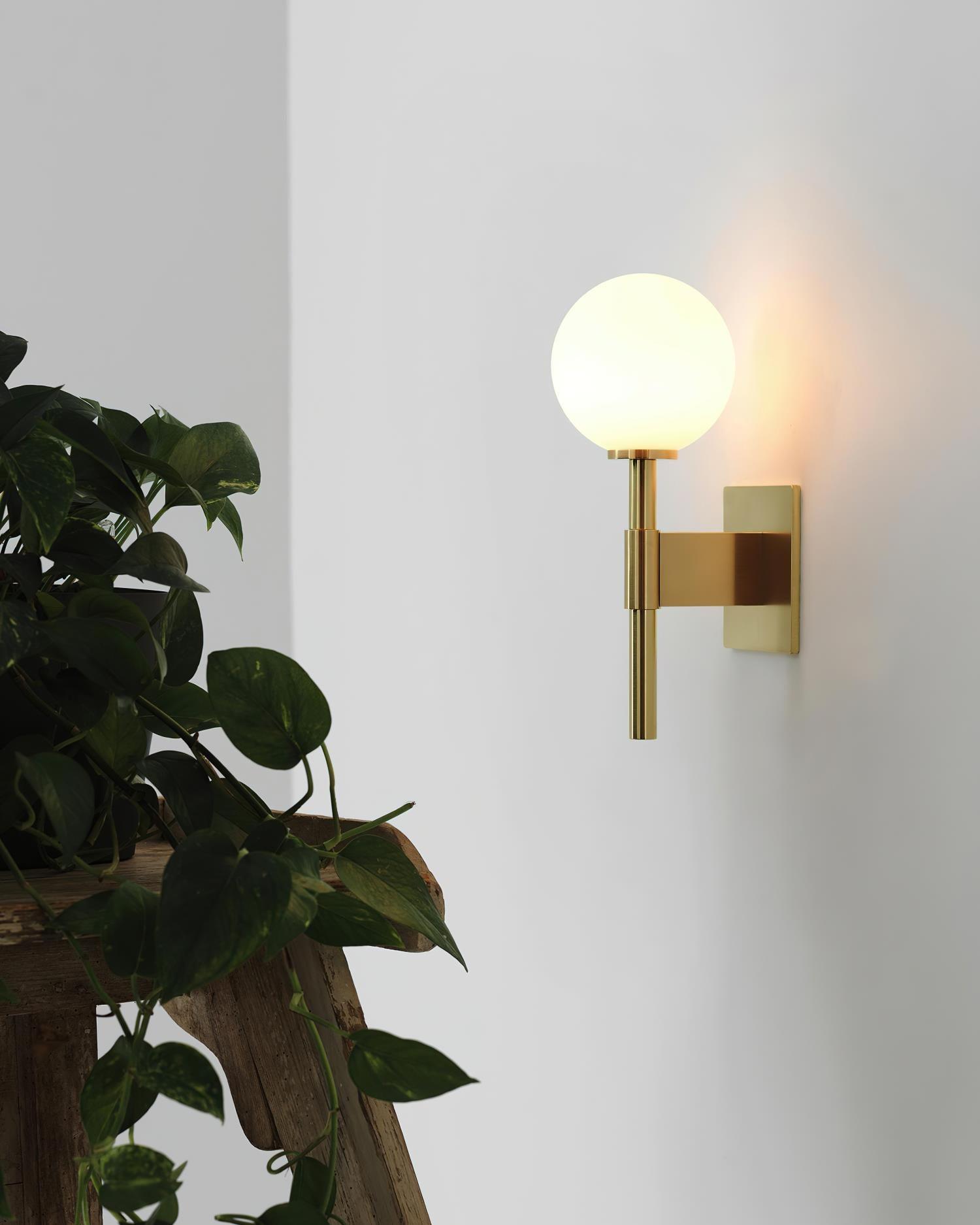 Lila Wall Lamp