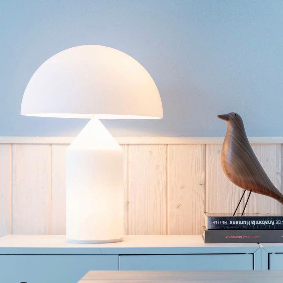 Hesrin Glass Artistic Table Lamp-Neutral Decor
