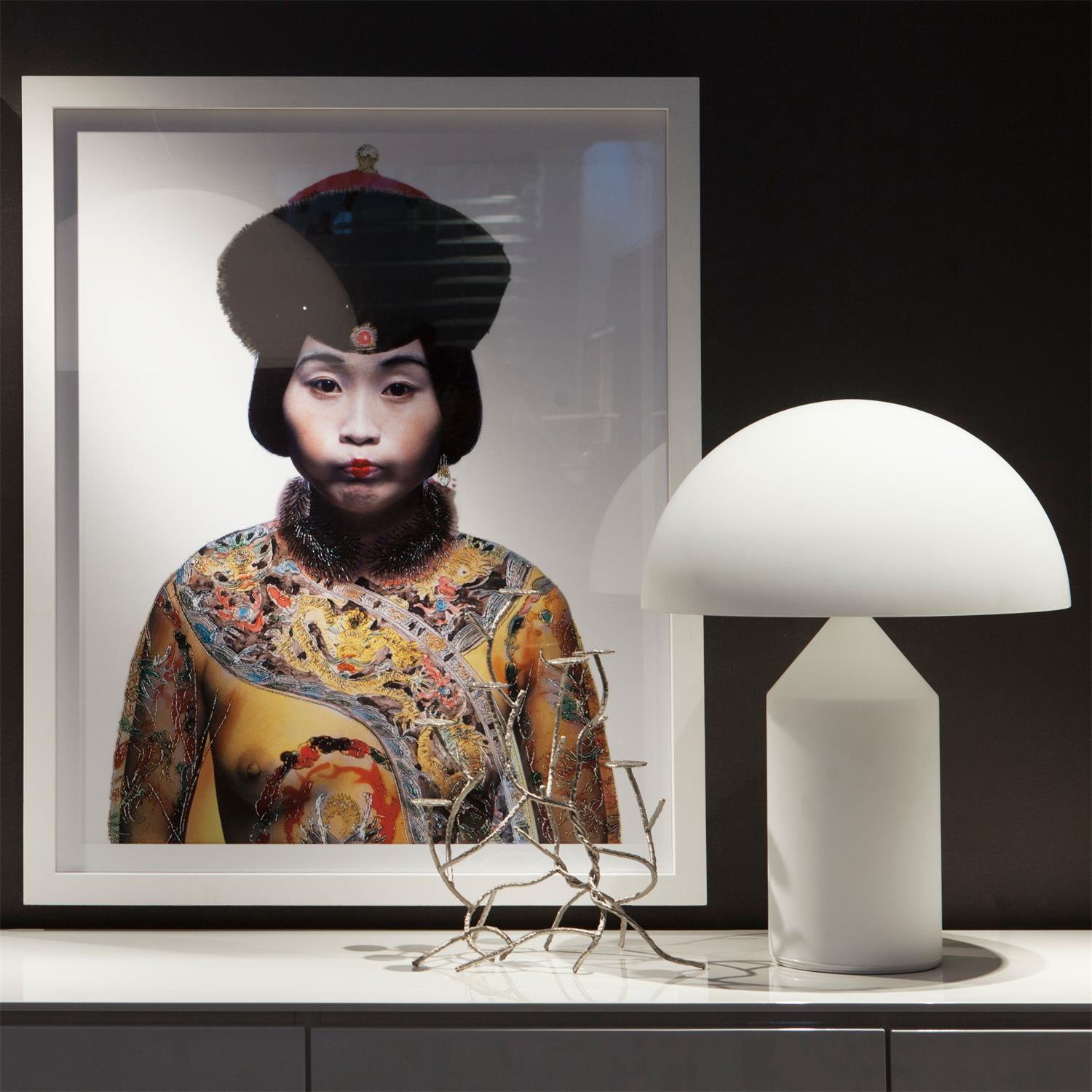 Hesrin Glass Artistic Table Lamp-Neutral Decor