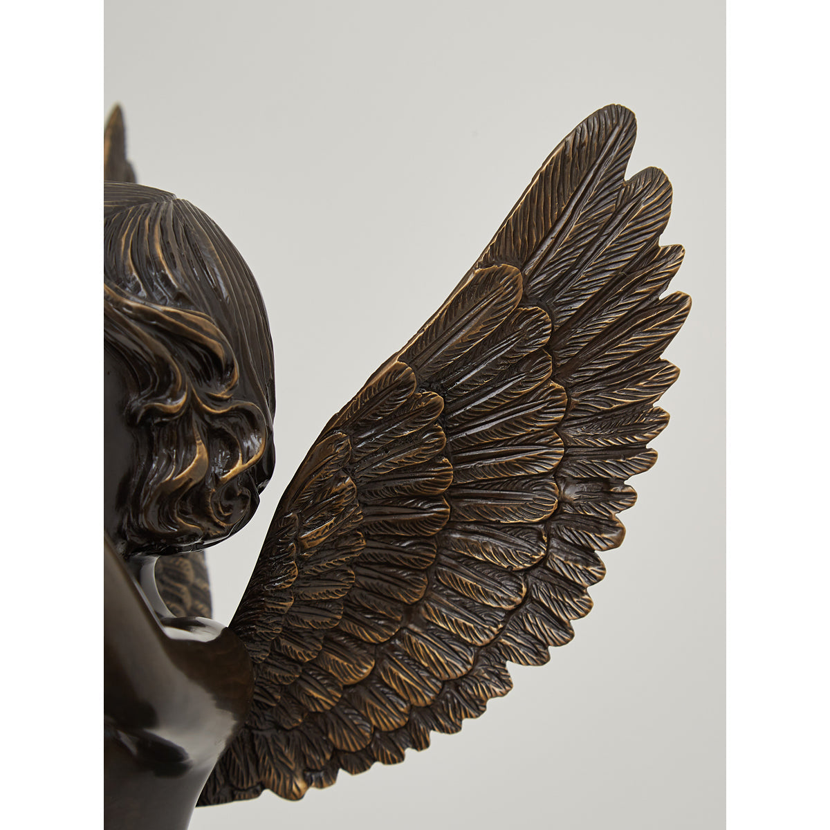 Dimensions overlay on an image of the Auguste Moreau table lamp.