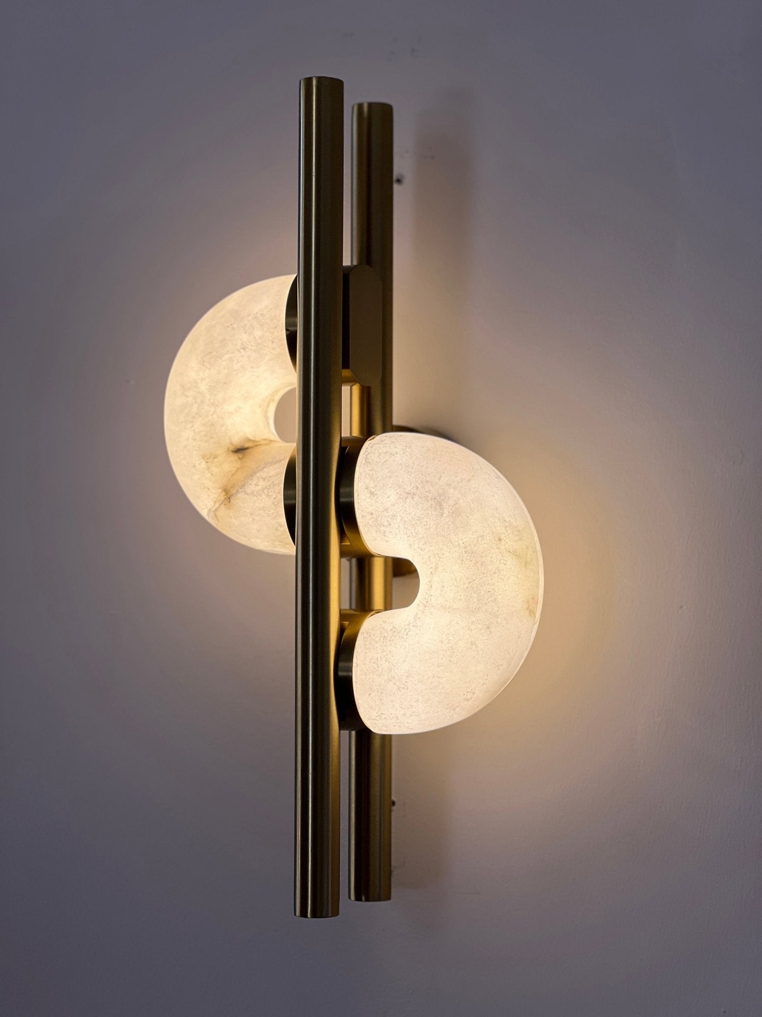 Sypre Dual Disc Artistic Alabaster Wall Lamp-Neutral Decor