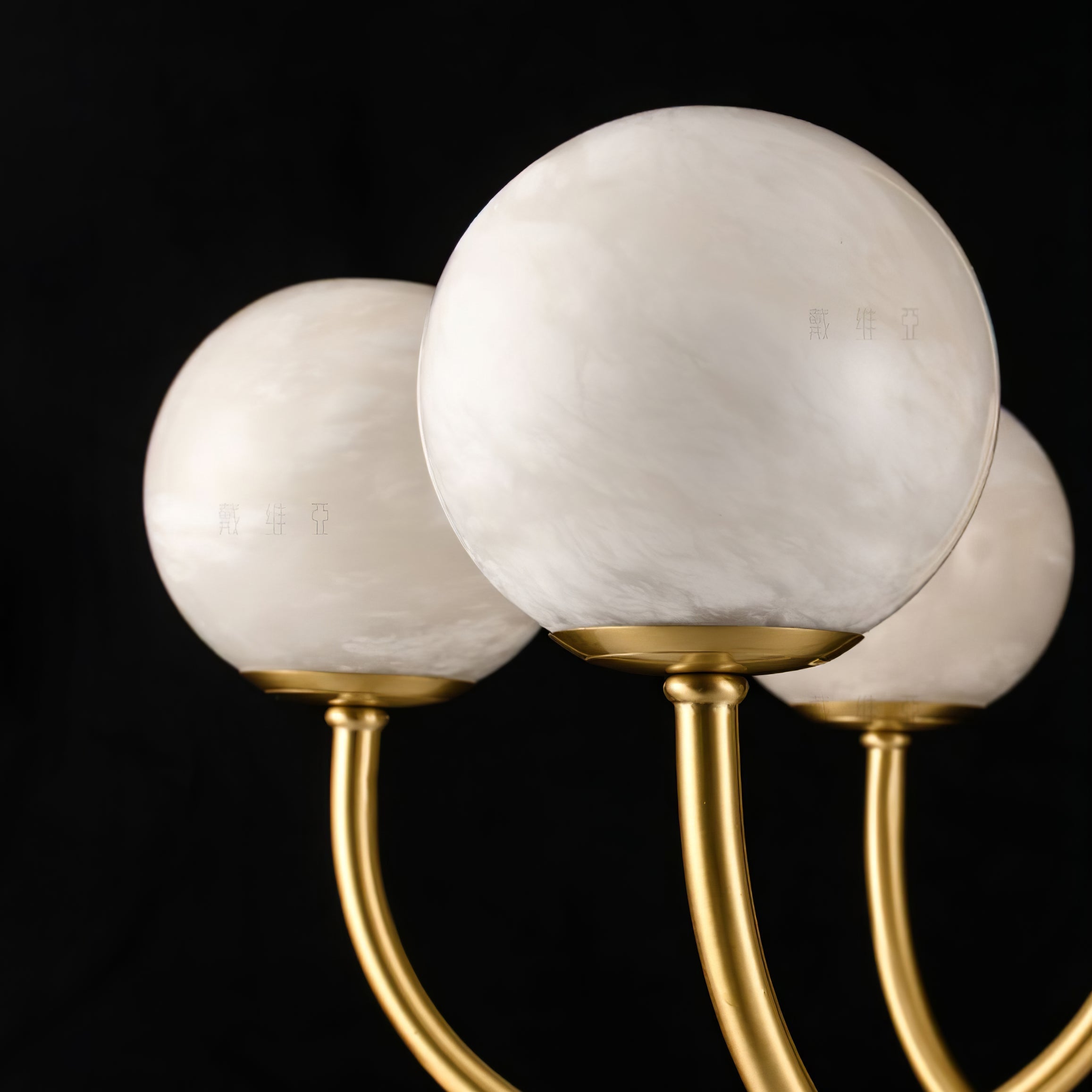 Alira Vintage Alabaster Chandelier Light-Neutral Decor