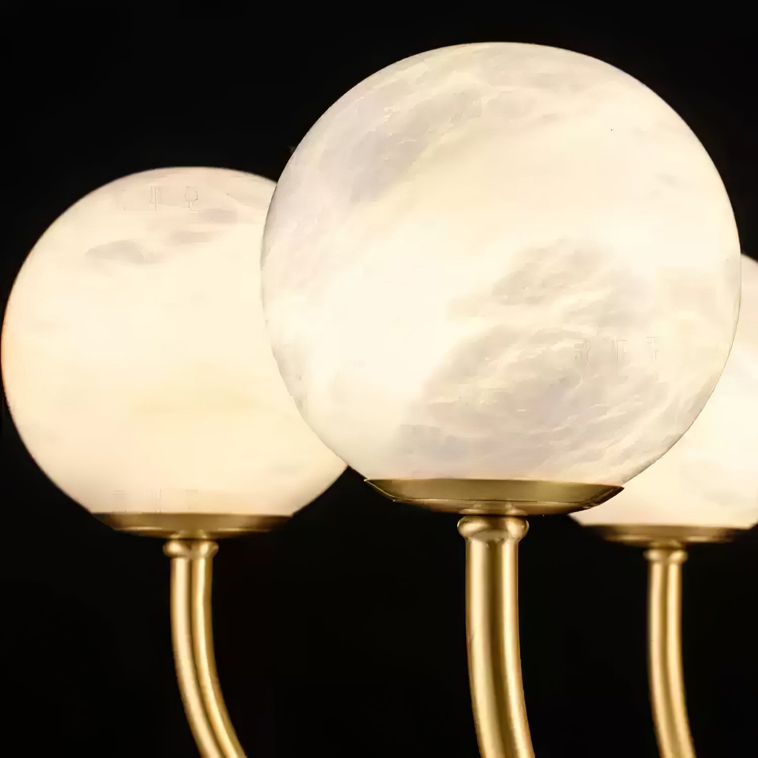 Alira Vintage Alabaster Chandelier Light-Neutral Decor