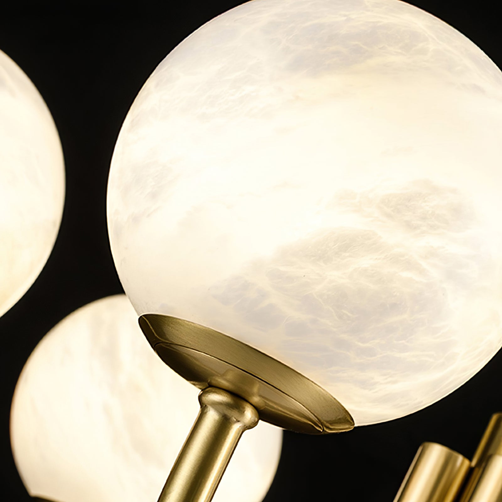 Alira Vintage Alabaster Chandelier Light-Neutral Decor