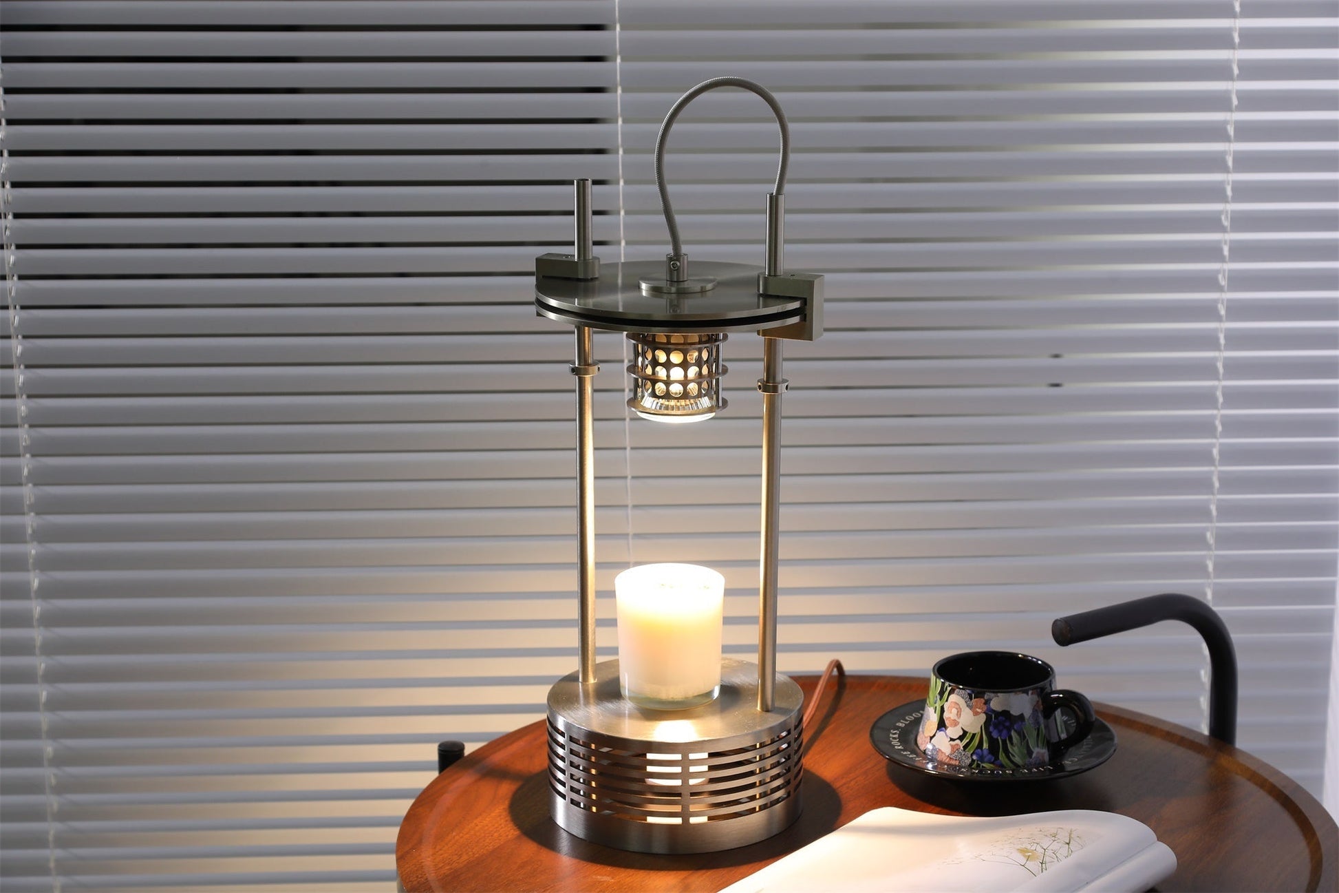 Serynd Aroma Table Lamp-Neutral Decor