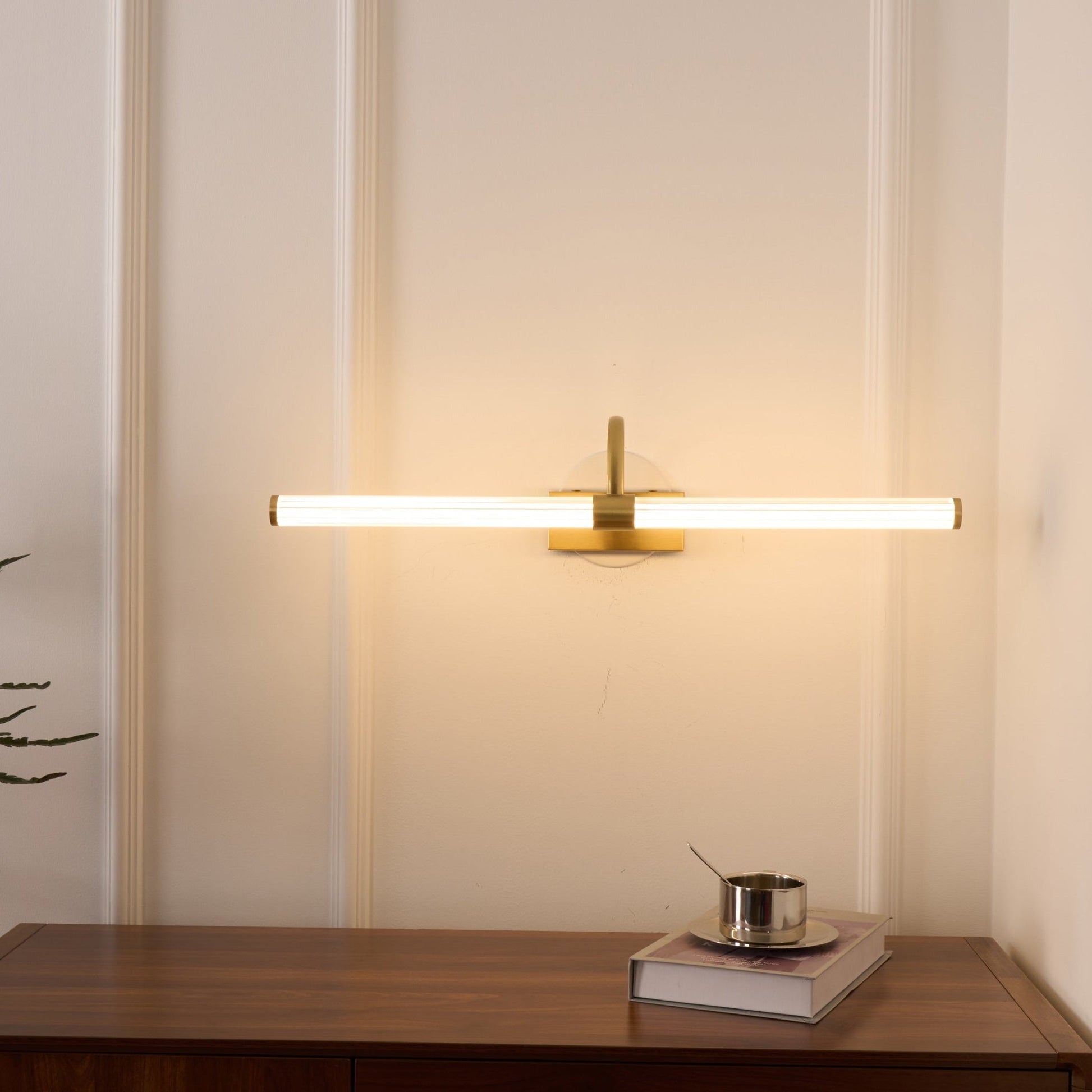 Beryl Modern Minimalist Brass Wall Light-Neutral Decor