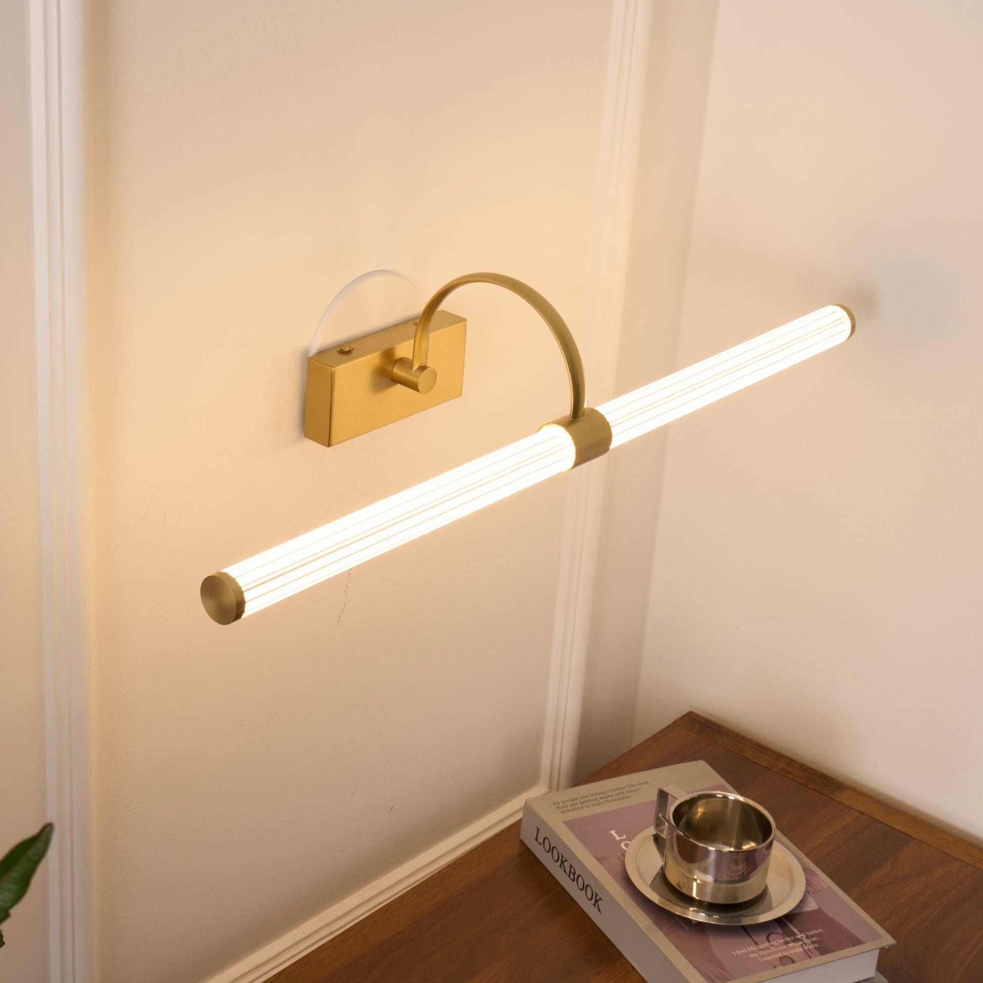 Beryl Modern Minimalist Brass Wall Light-Neutral Decor