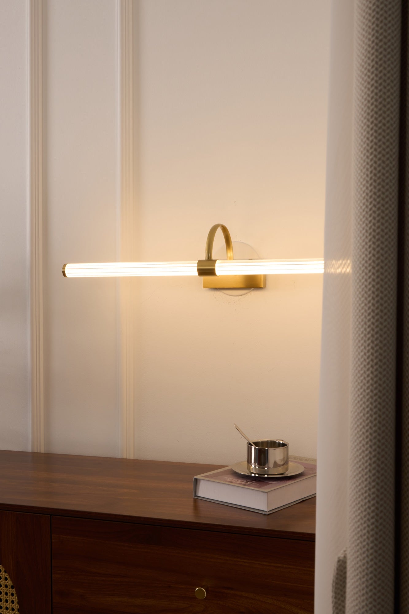 Beryl Modern Minimalist Brass Wall Light-Neutral Decor