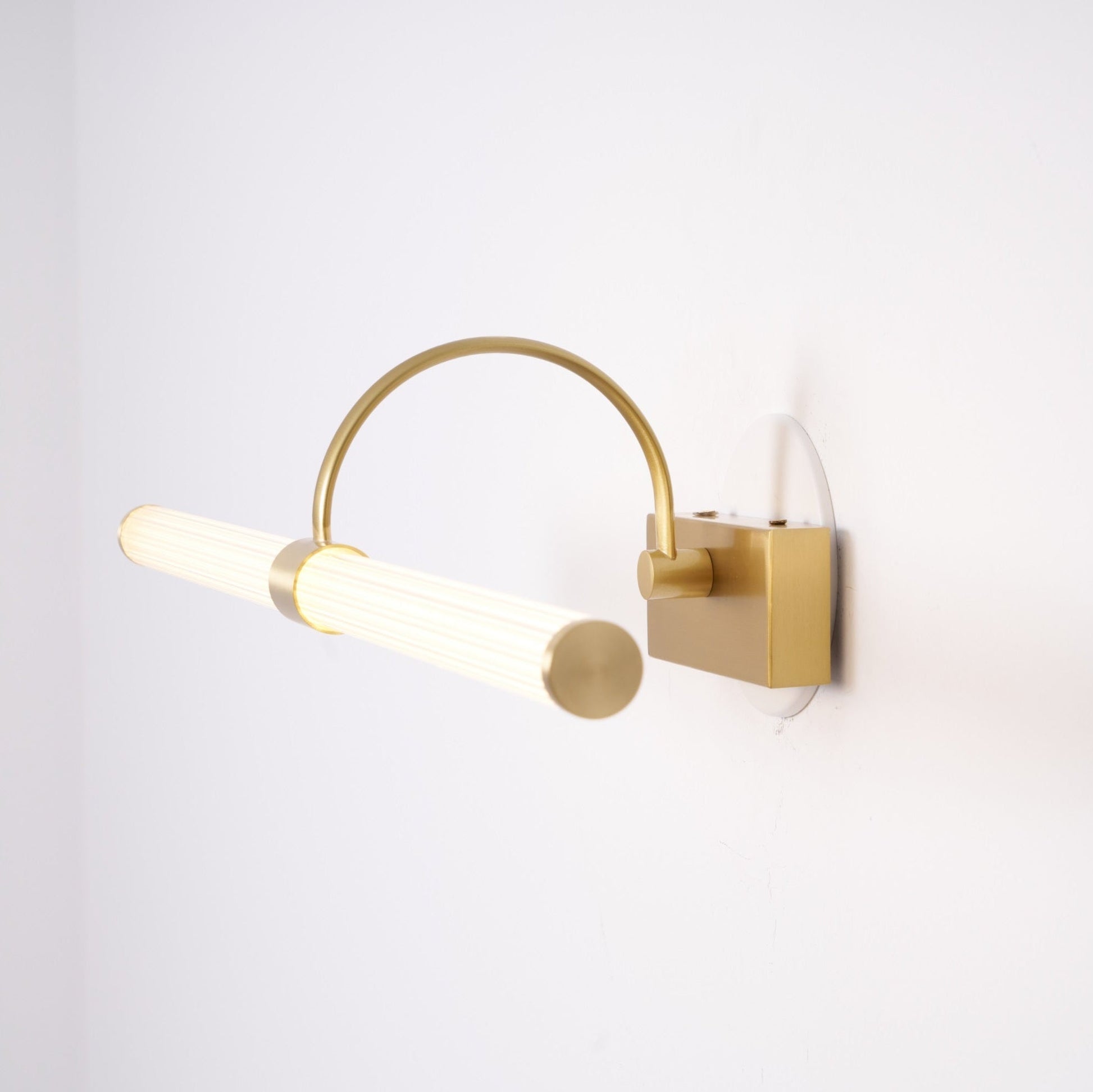 Beryl Modern Minimalist Brass Wall Light-Neutral Decor