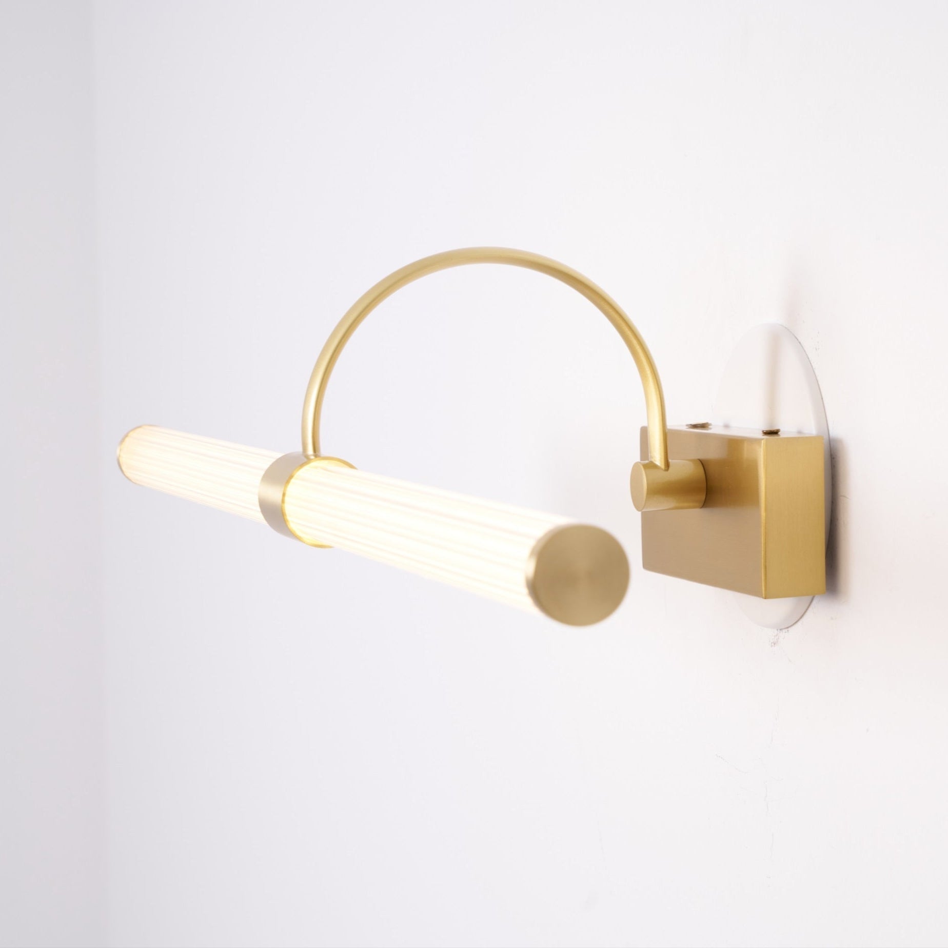 Beryl Modern Minimalist Brass Wall Light-Neutral Decor