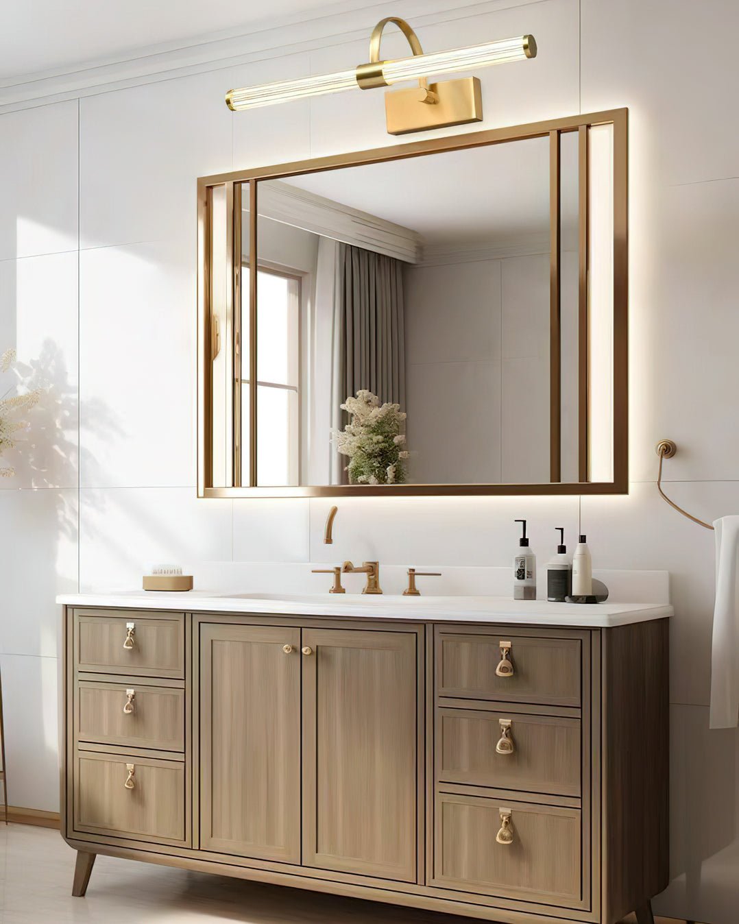Beryl Modern Minimalist Brass Wall Light-Neutral Decor