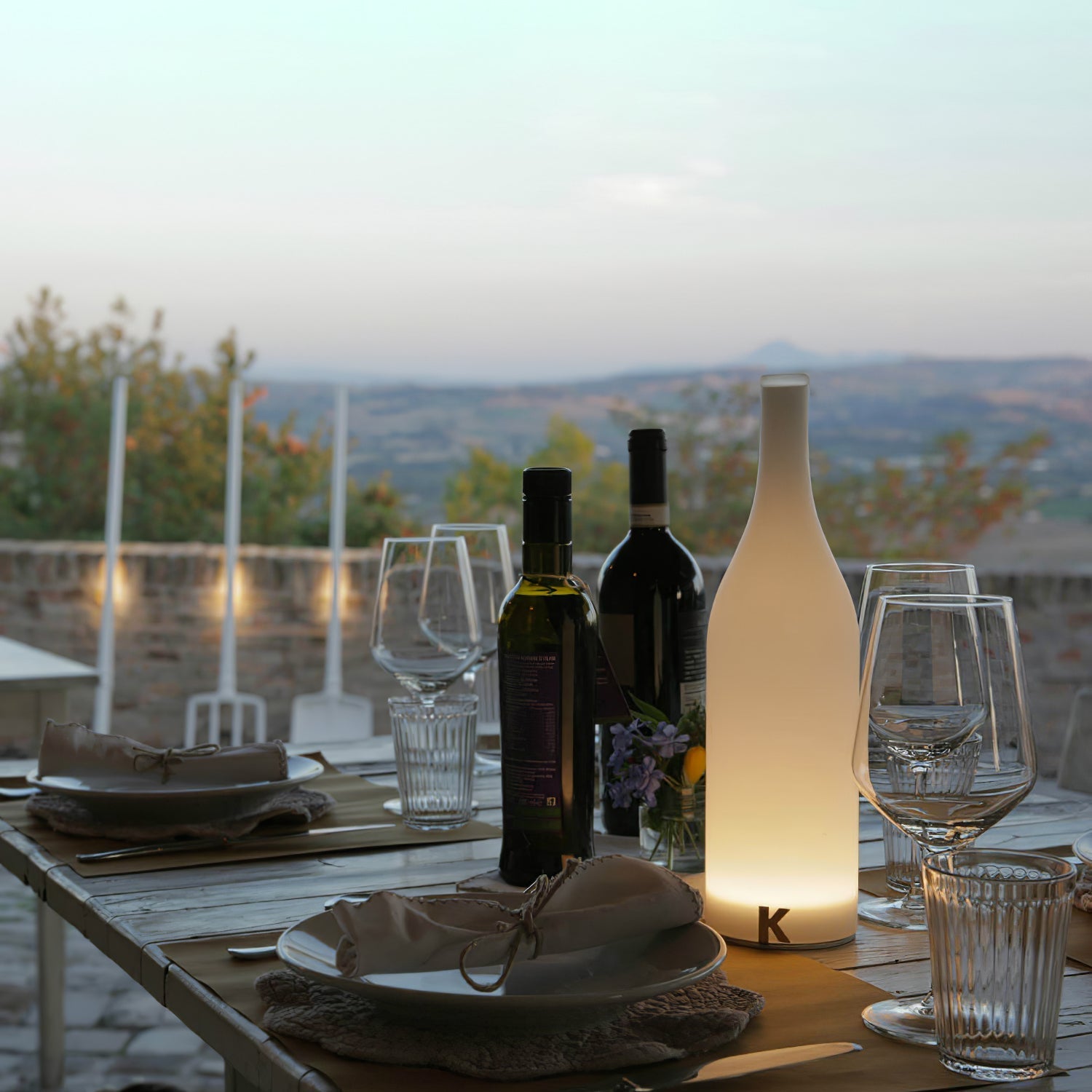 Vino Built-in Battery Table Lamp-Neutral Decor