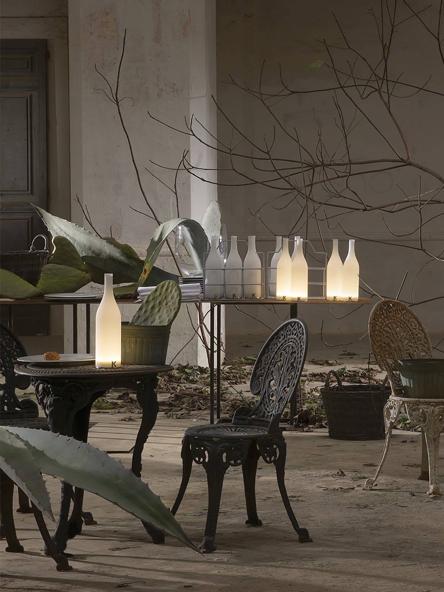 Vino Built-in Battery Table Lamp-Neutral Decor