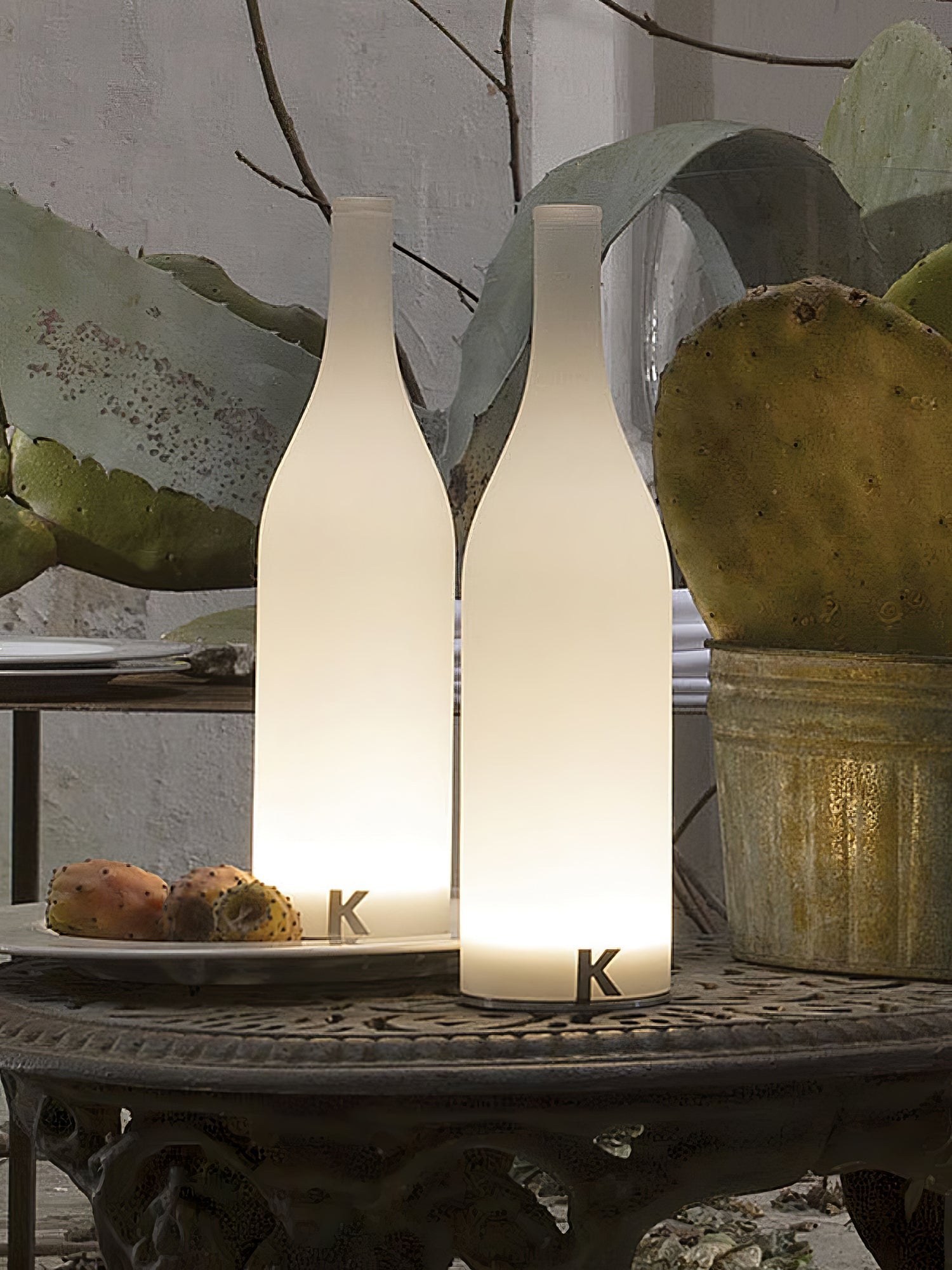 Vino Built-in Battery Table Lamp-Neutral Decor