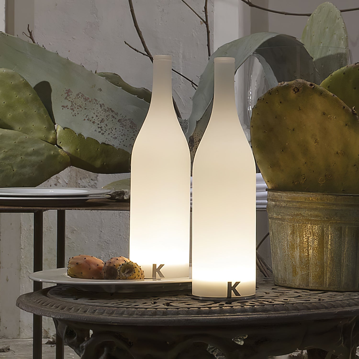 Vino Built-in Battery Table Lamp-Neutral Decor