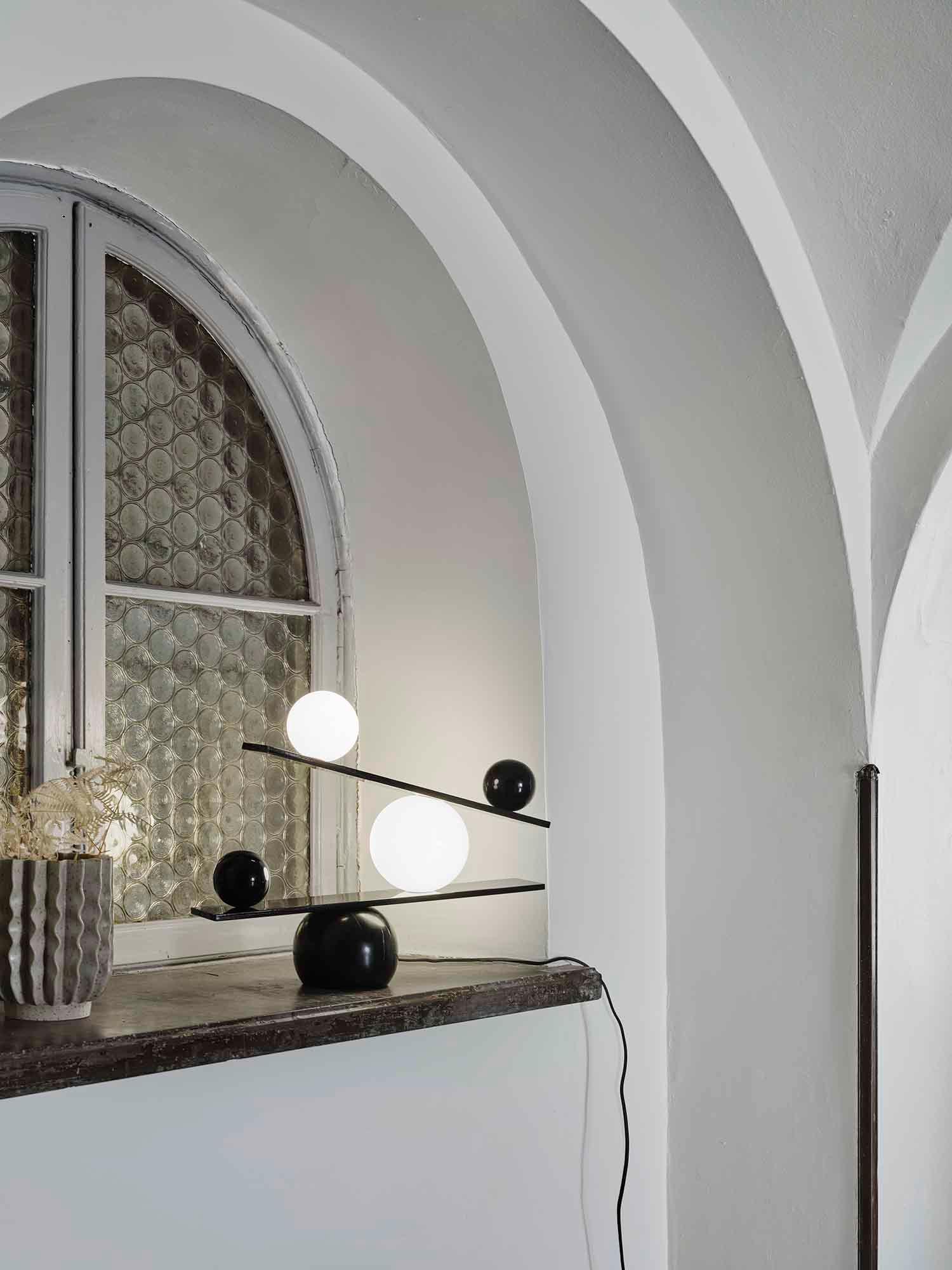 Usilus Table Lamp-Neutral Decor
