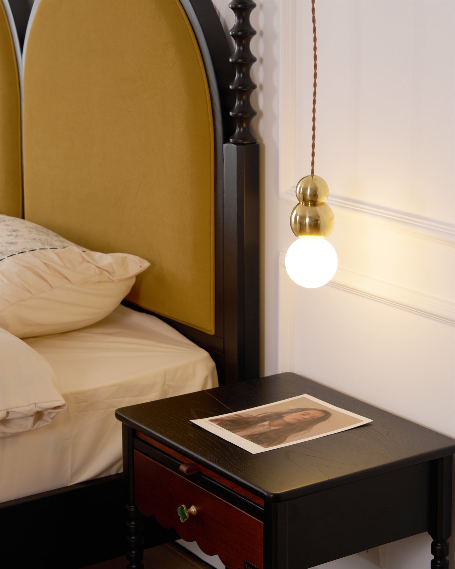 Bubbly Modern Glass Pendant Light-Neutral Decor