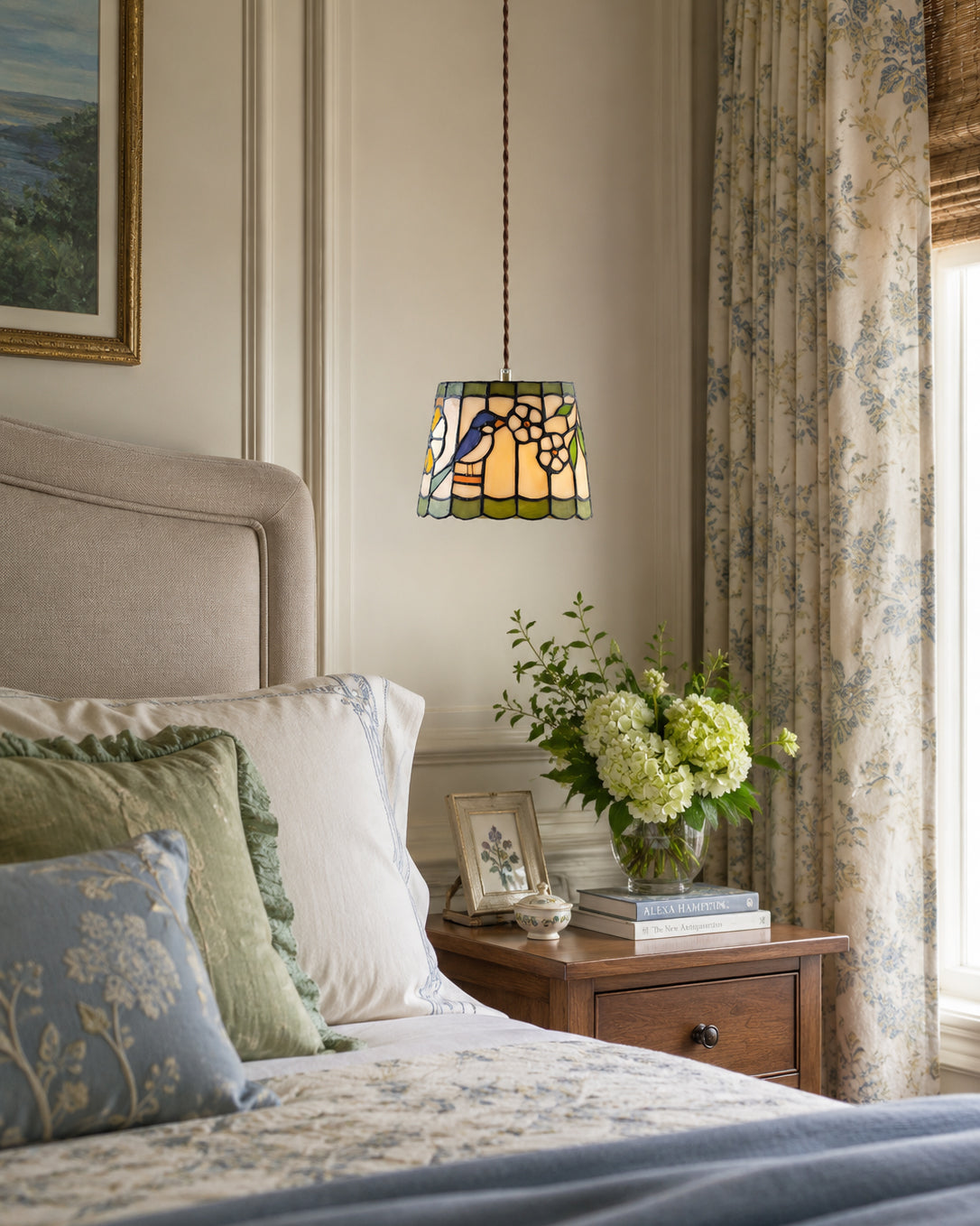 Eirelia Glass Pendant Light