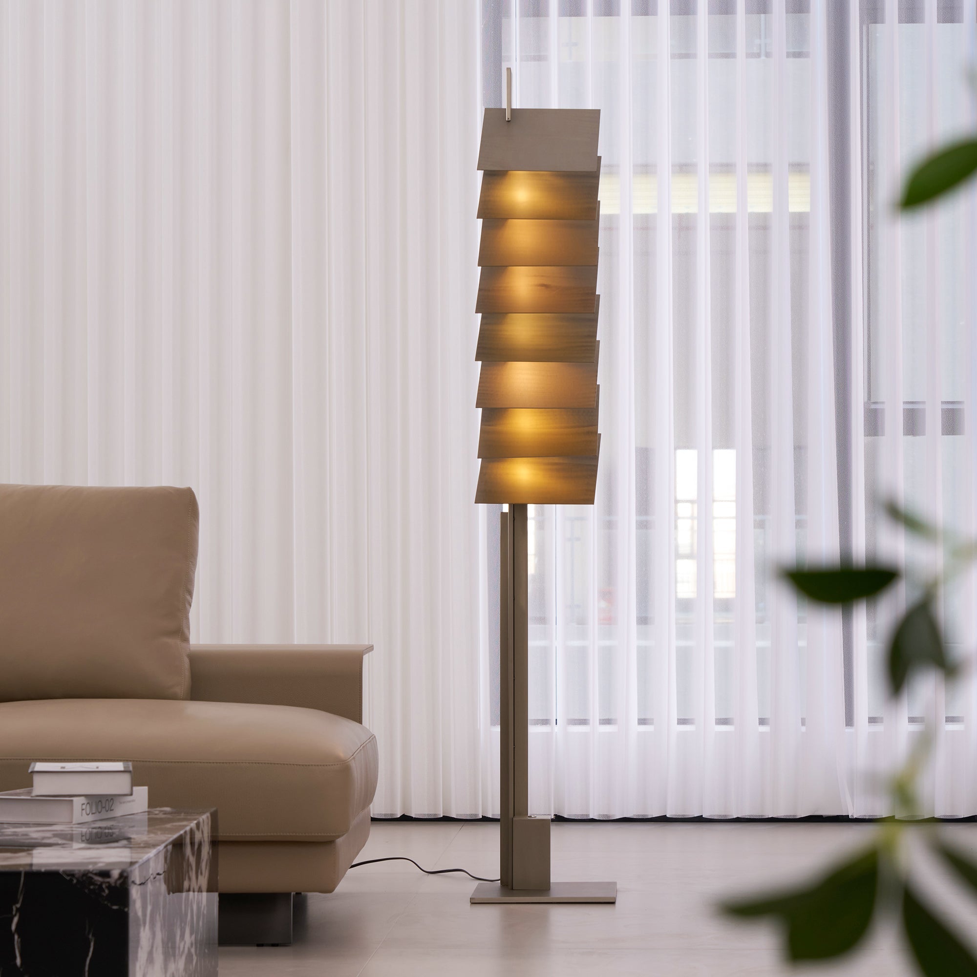 Lira Floor Lamp