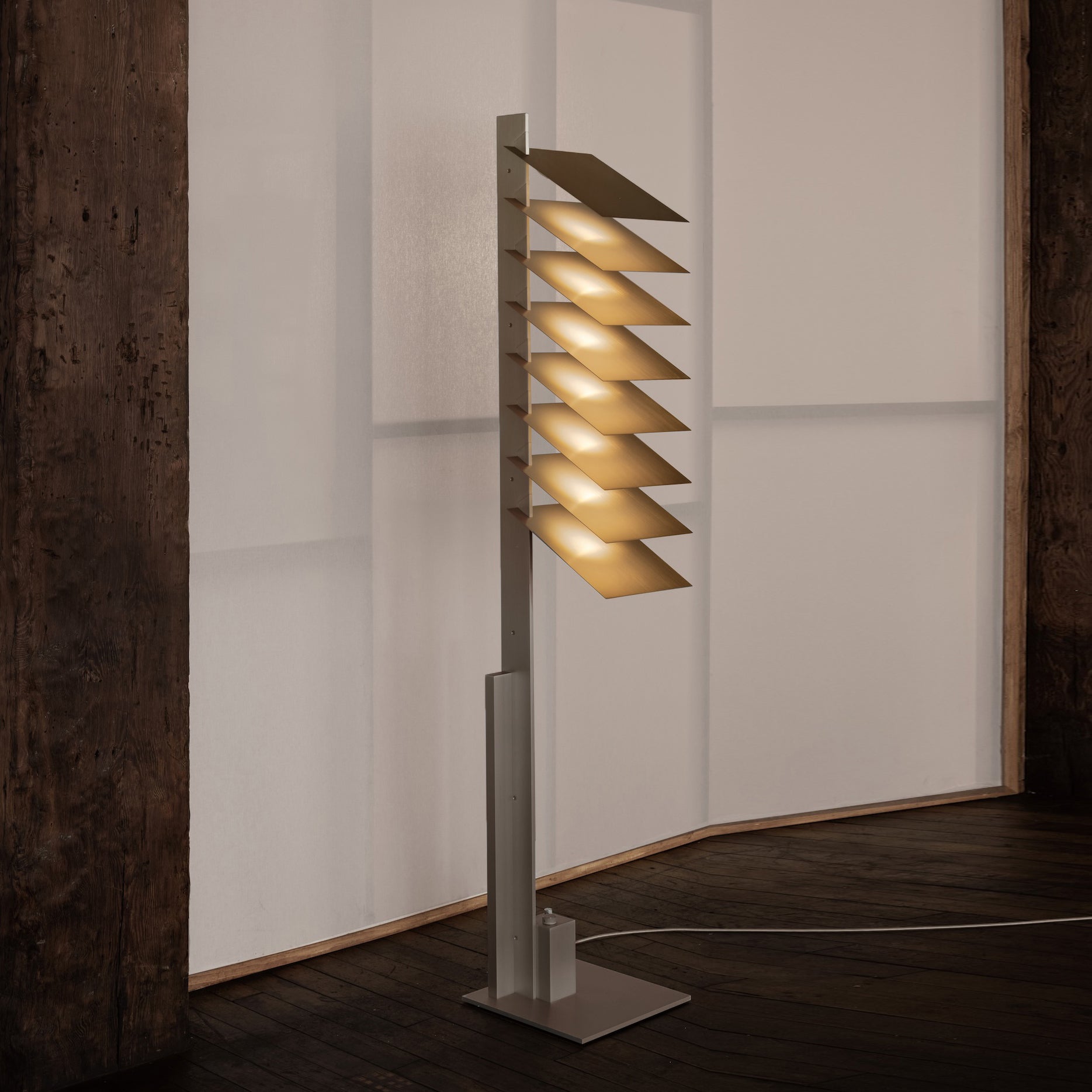 Lira Floor Lamp