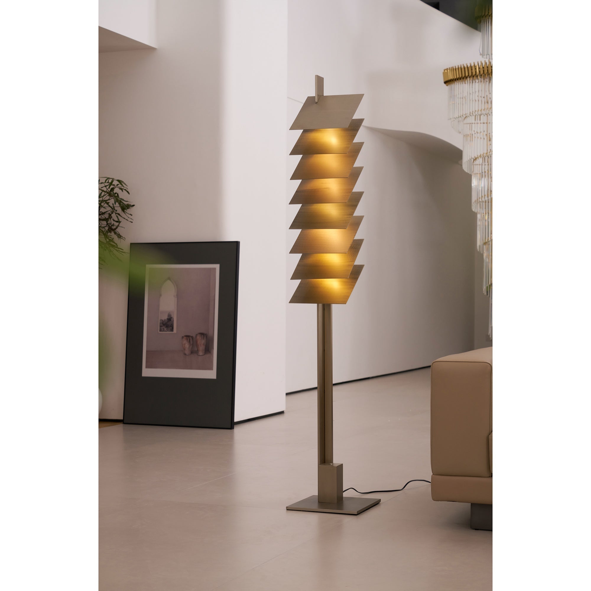 Lira Floor Lamp